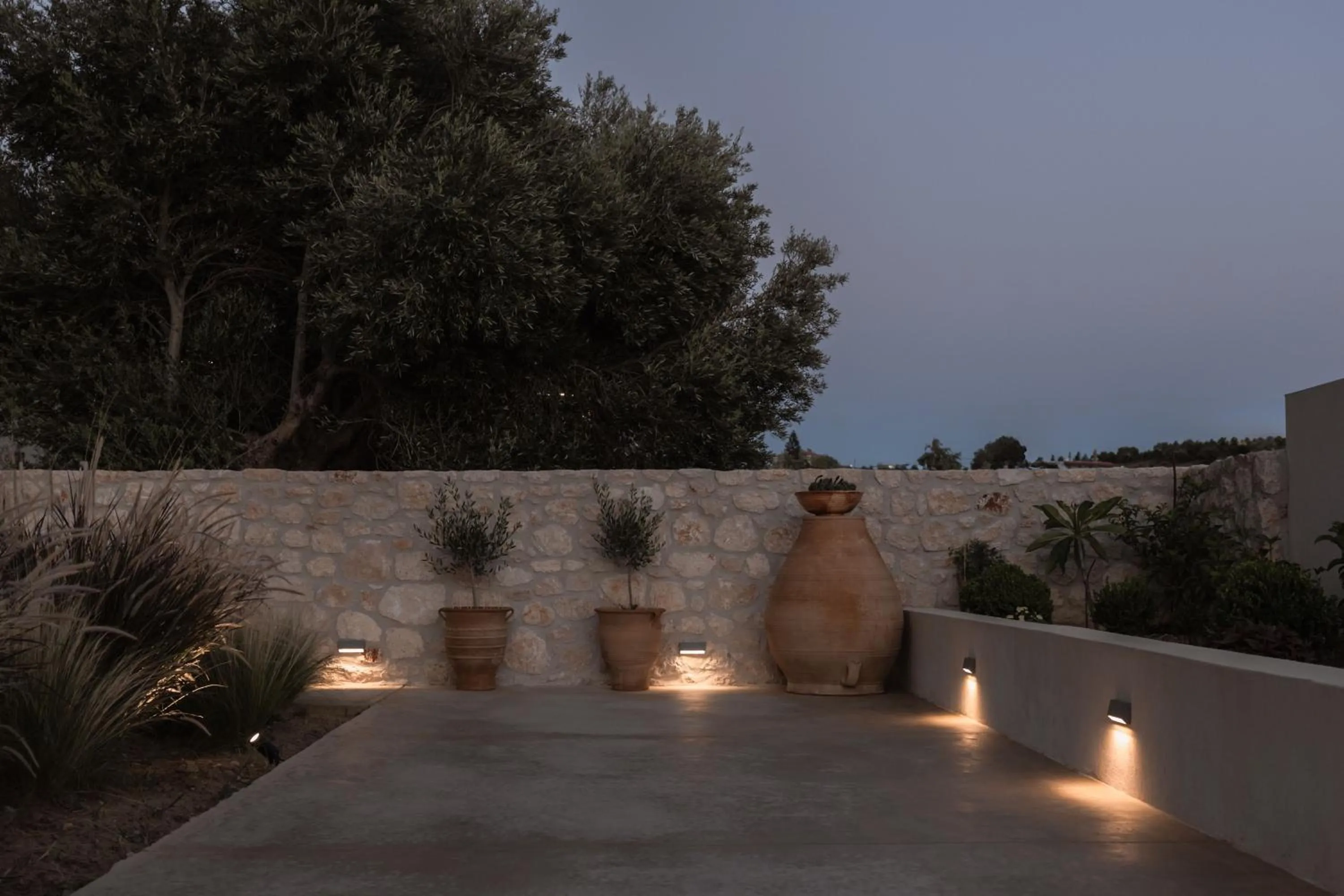 Night in AMÉNTE Mindful Stay