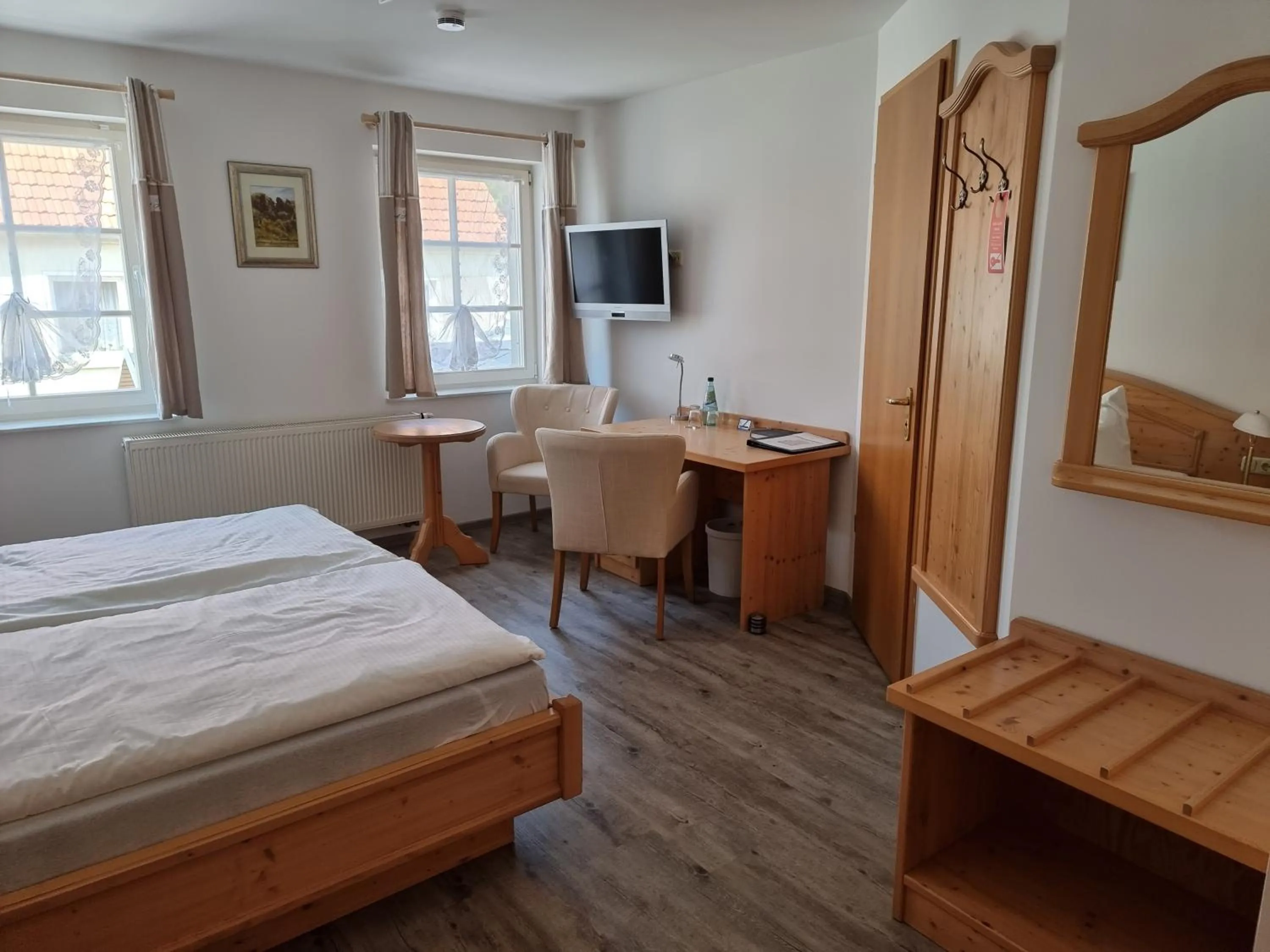 Photo of the whole room, Bed in Landhotel Zum Erbgericht