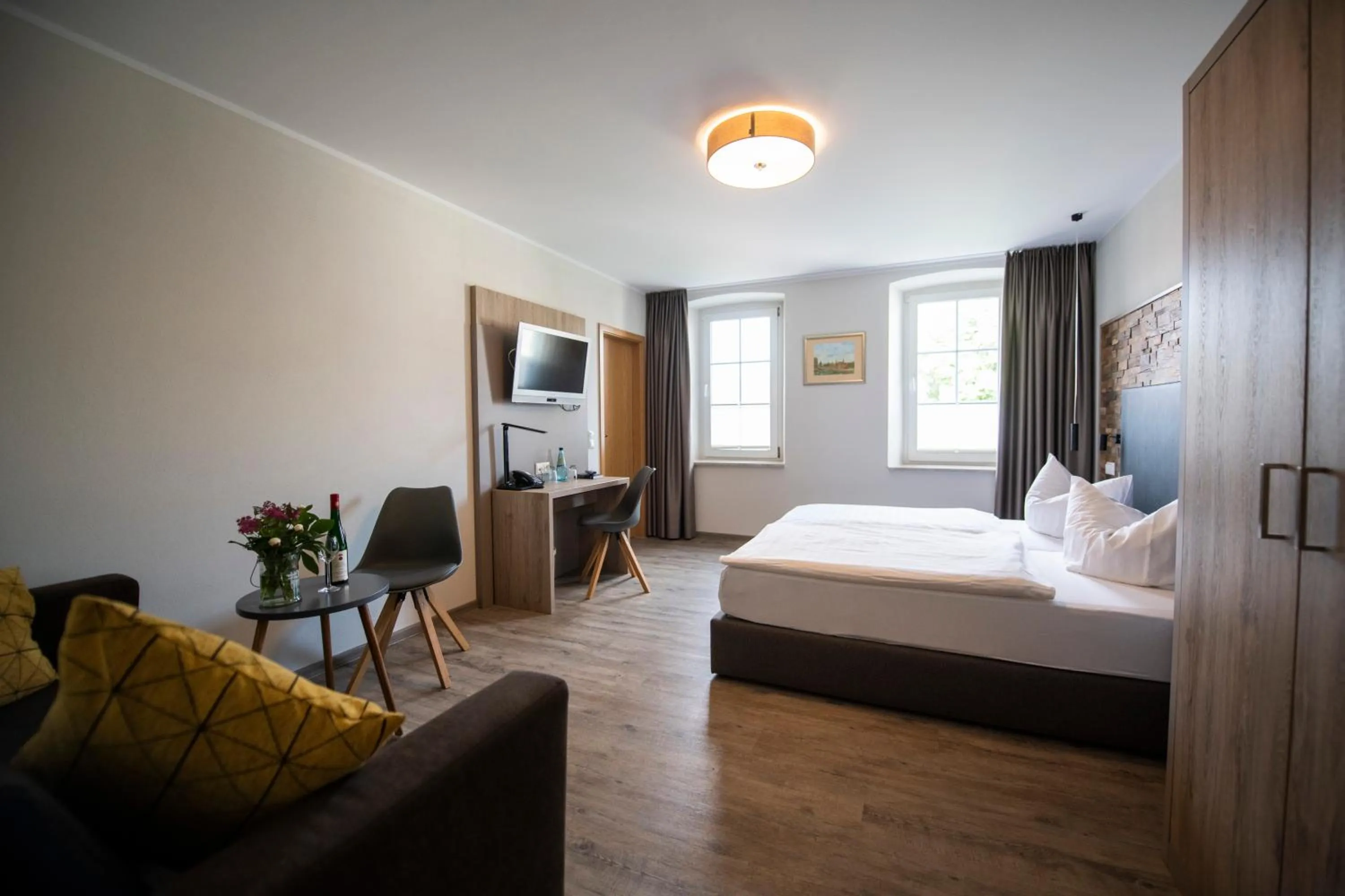 Photo of the whole room, Bed in Landhotel Zum Erbgericht