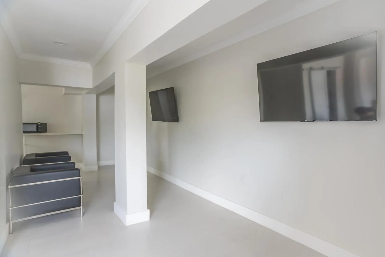 Bed in The Biscayne Hotel