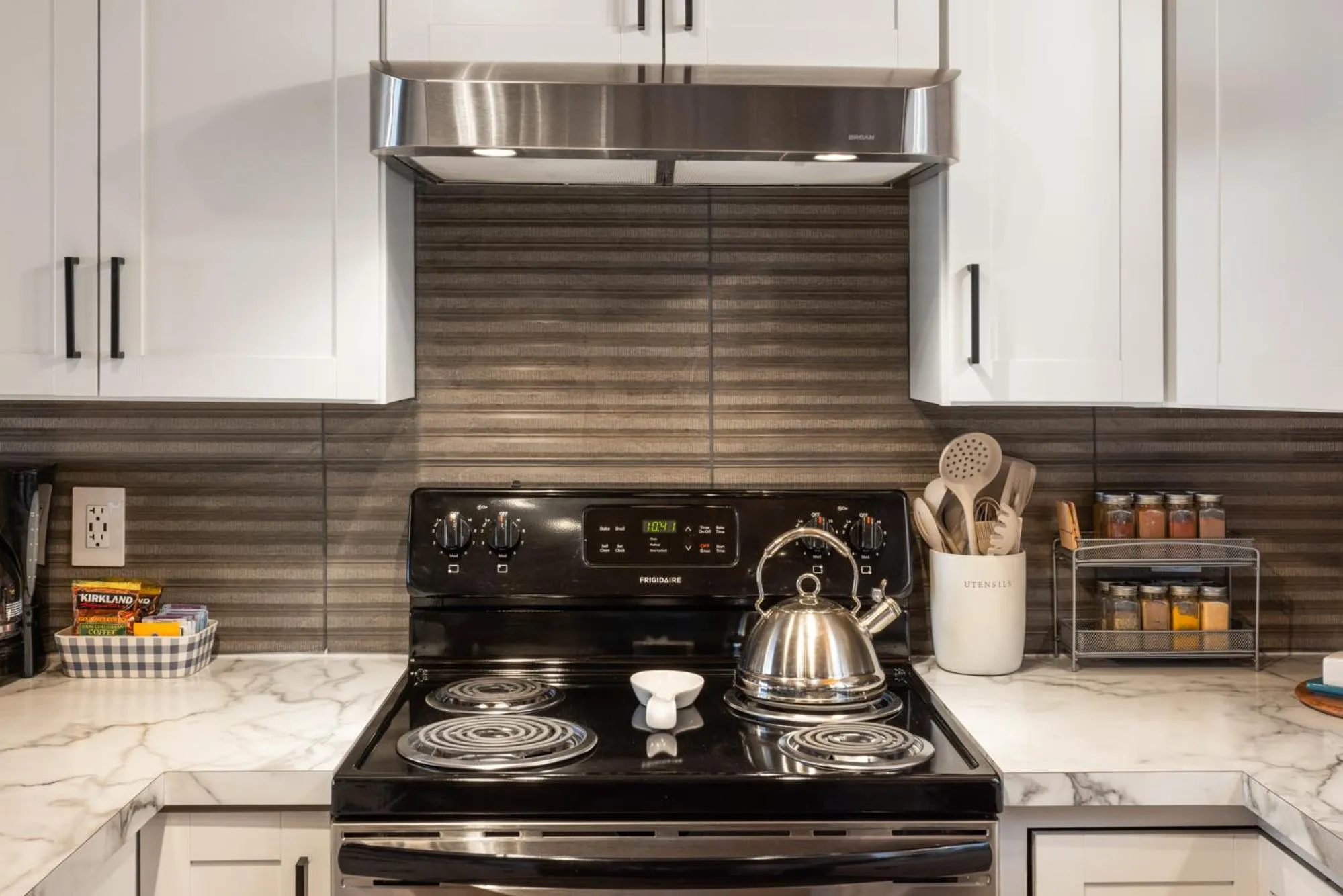 Coffee/tea facilities in Otter's Den