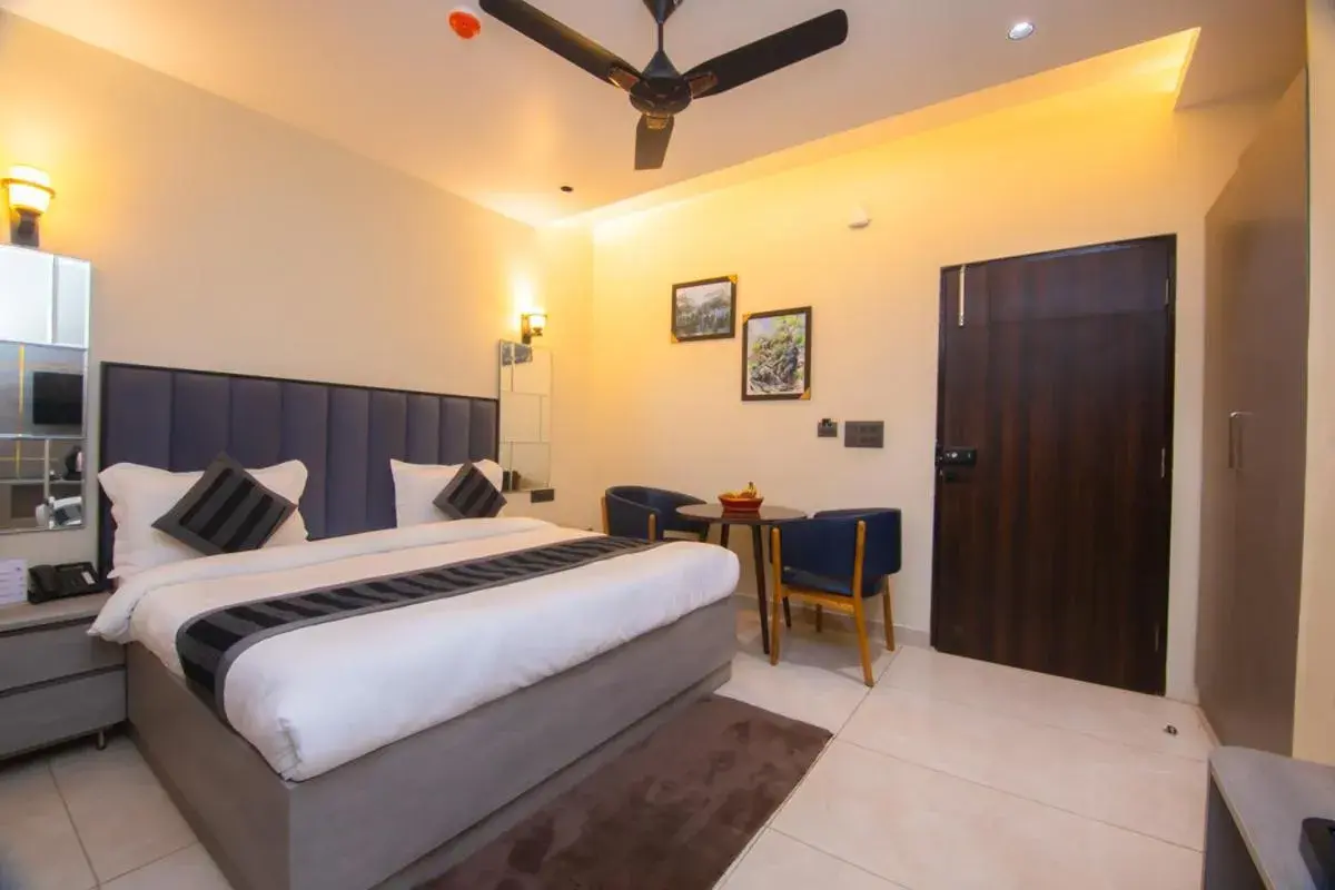 Deluxe Double Room in Hotel Lords Valley Rishikesh Deluxe Double Room in Hotel Lords Valley Rishikesh