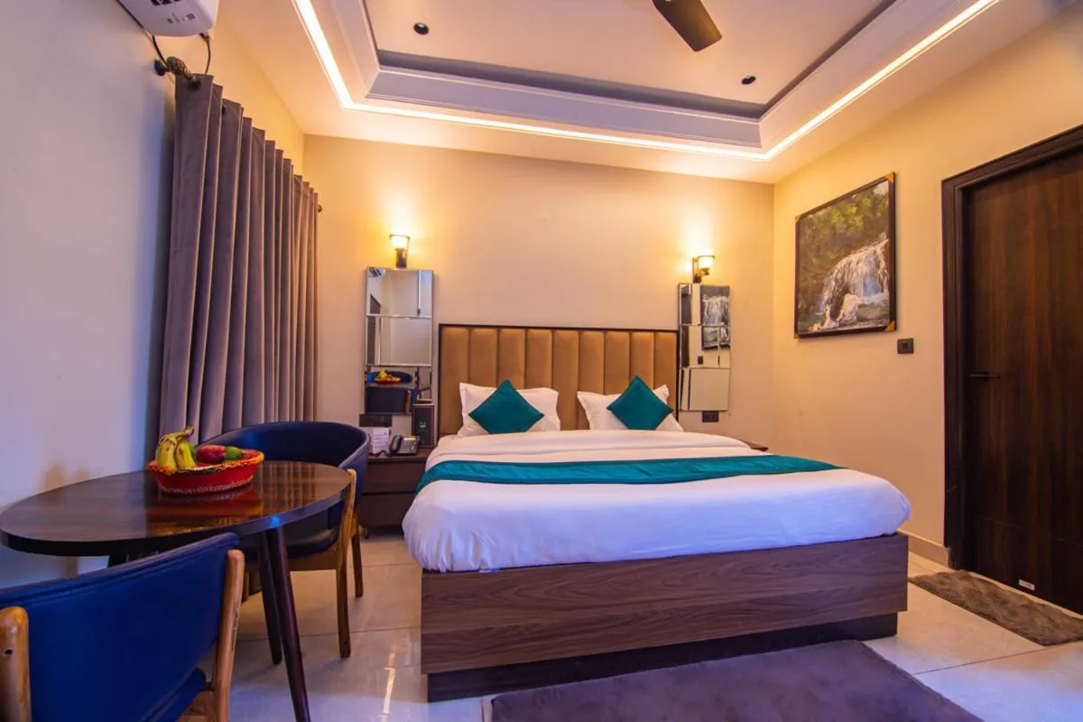 Photo of the whole room, Bed in Hotel Lords Valley Rishikesh