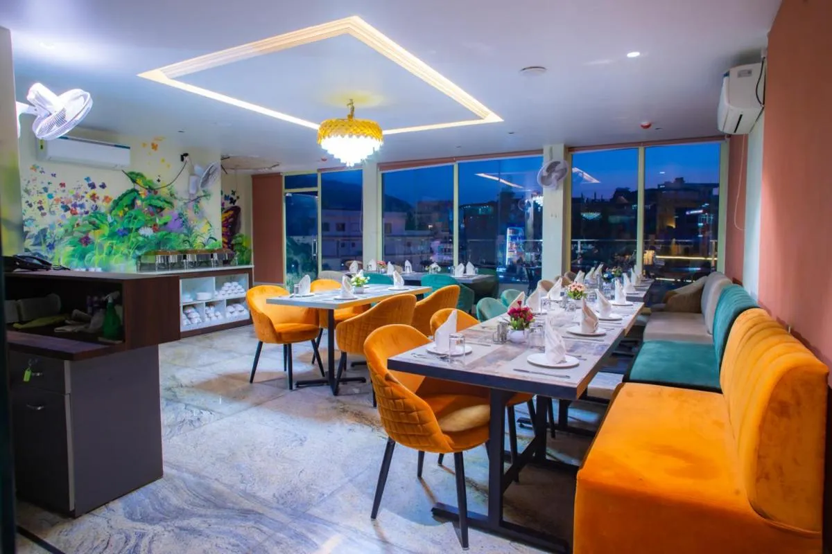 Restaurant/places to eat in Hotel Lords Valley Rishikesh