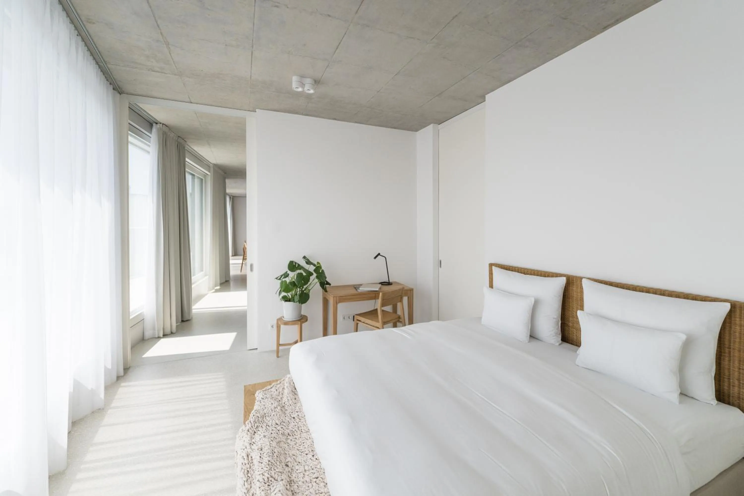 Bed in Carlotta Apartments