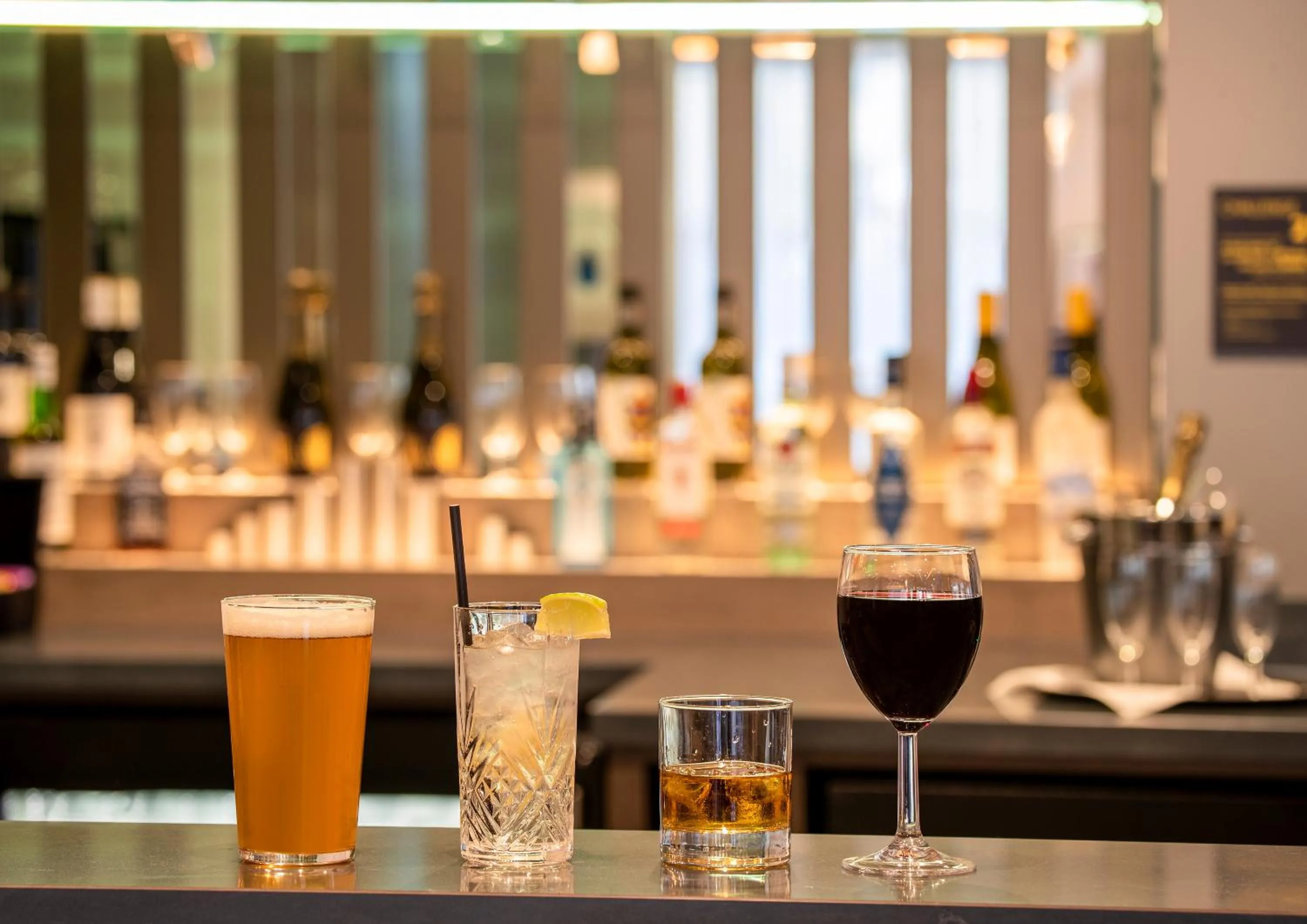Lounge or bar in Hampton By Hilton London City