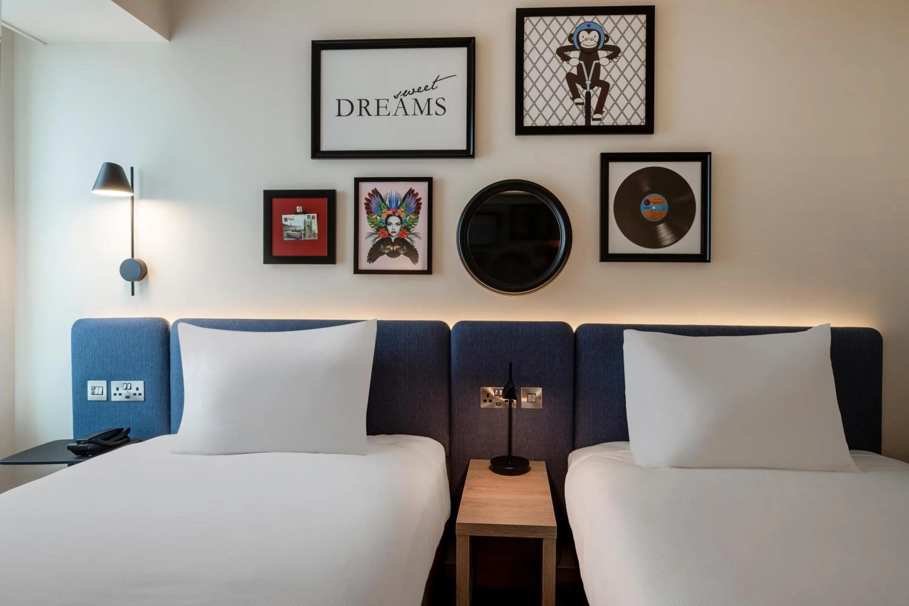 Bedroom, Bed in Hampton By Hilton London City