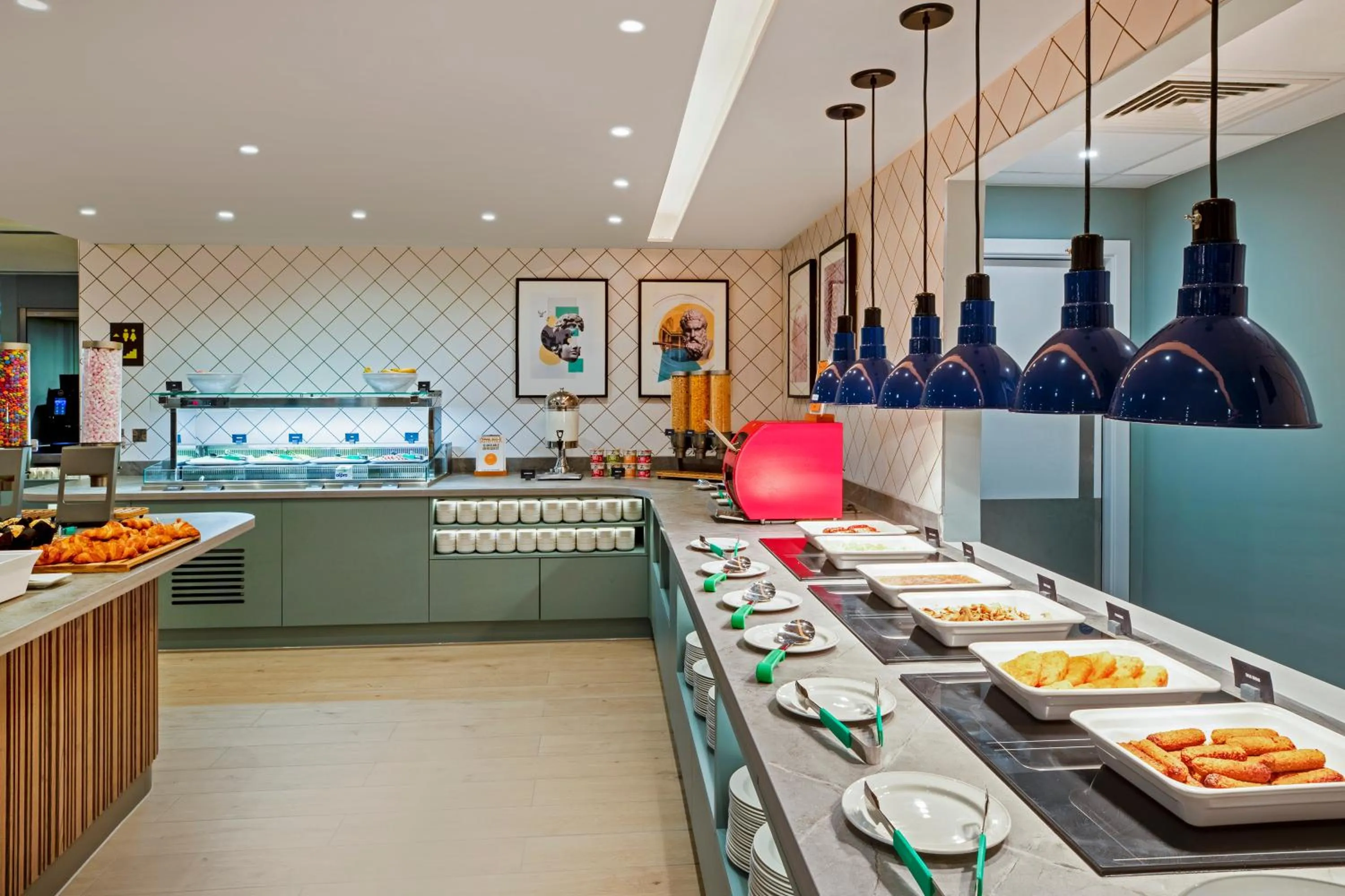 Food in Hampton By Hilton London City