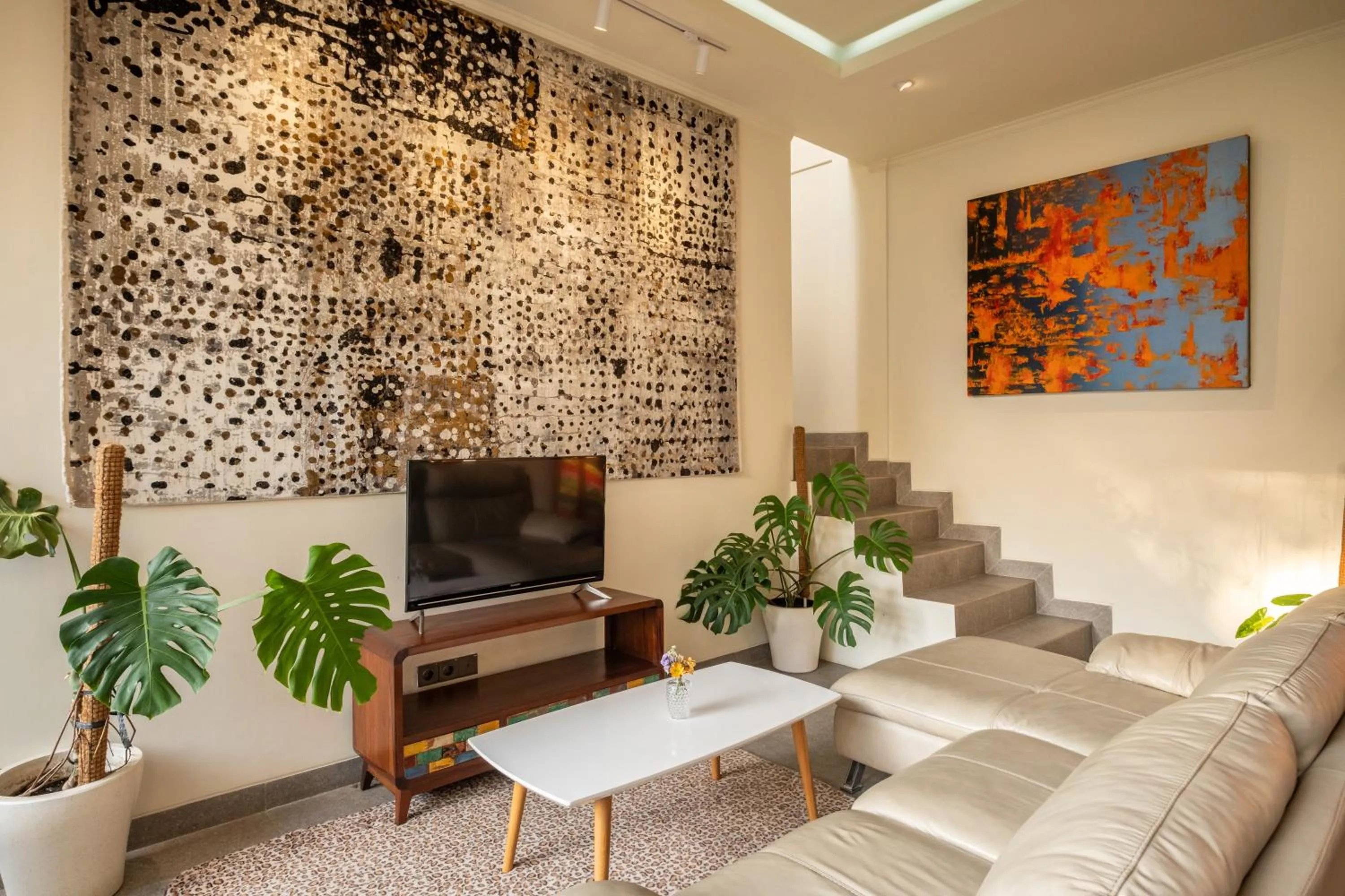 Communal lounge/ TV room in Erna Villa