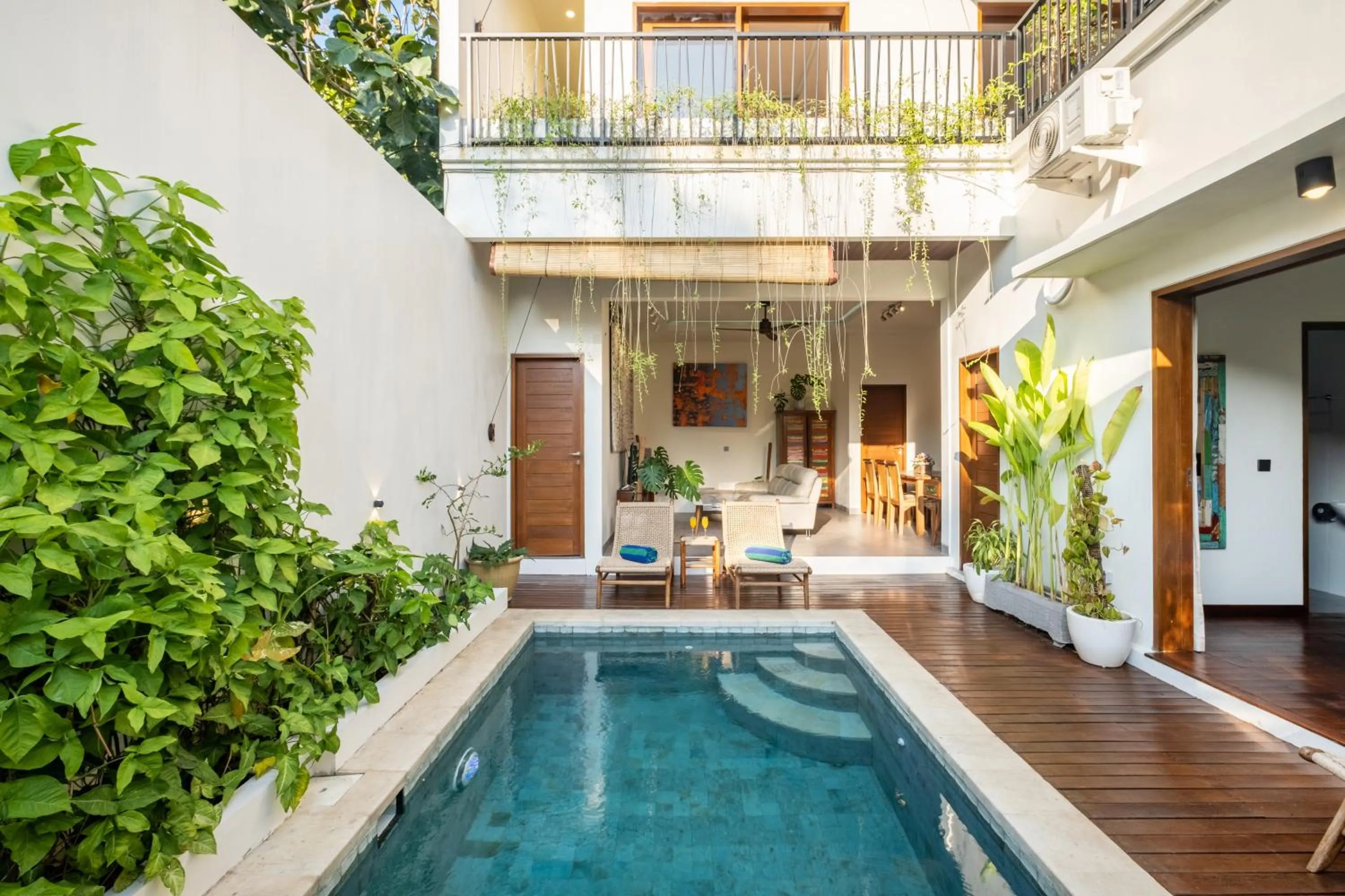 Property building in Erna Villa