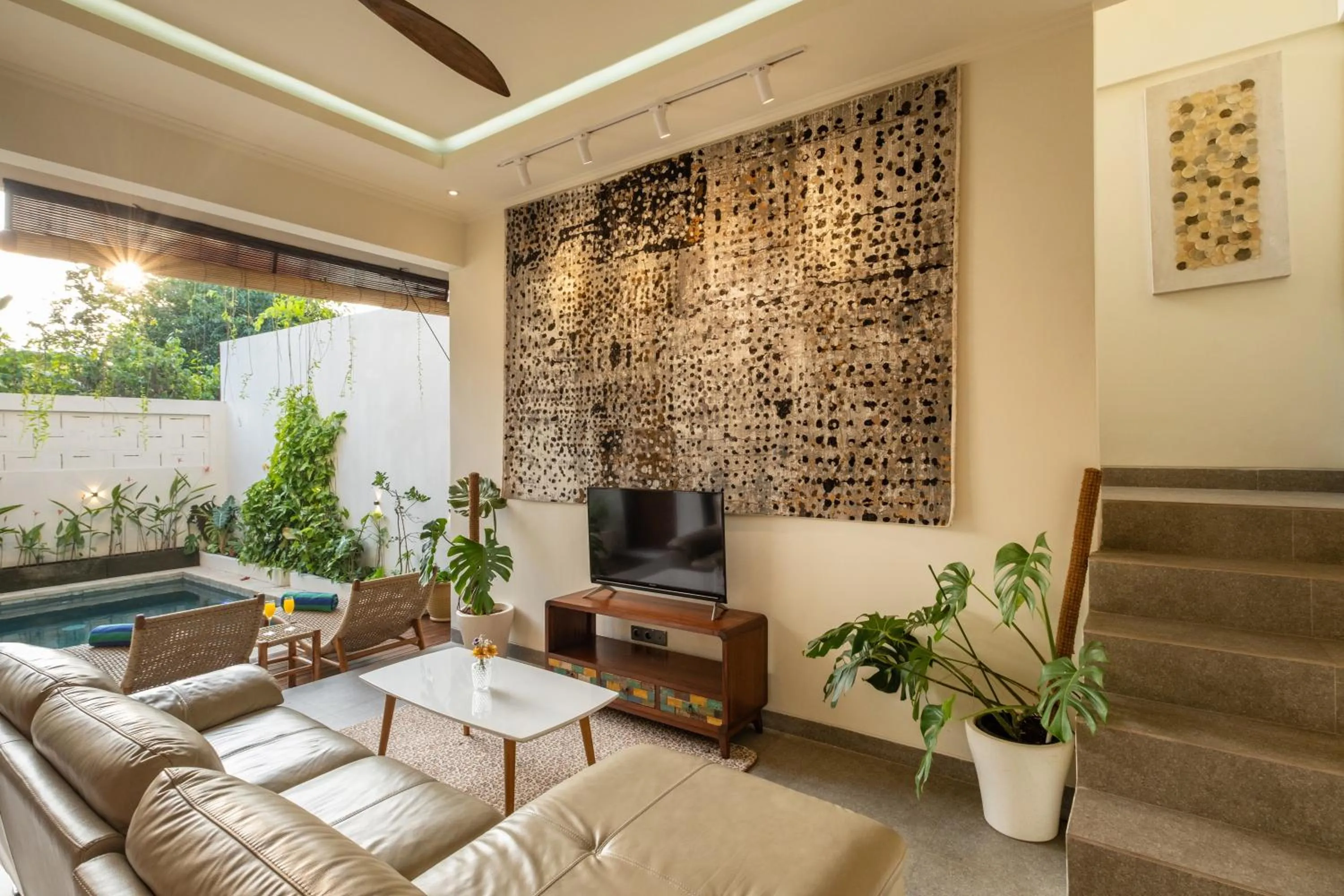 Communal lounge/ TV room in Erna Villa