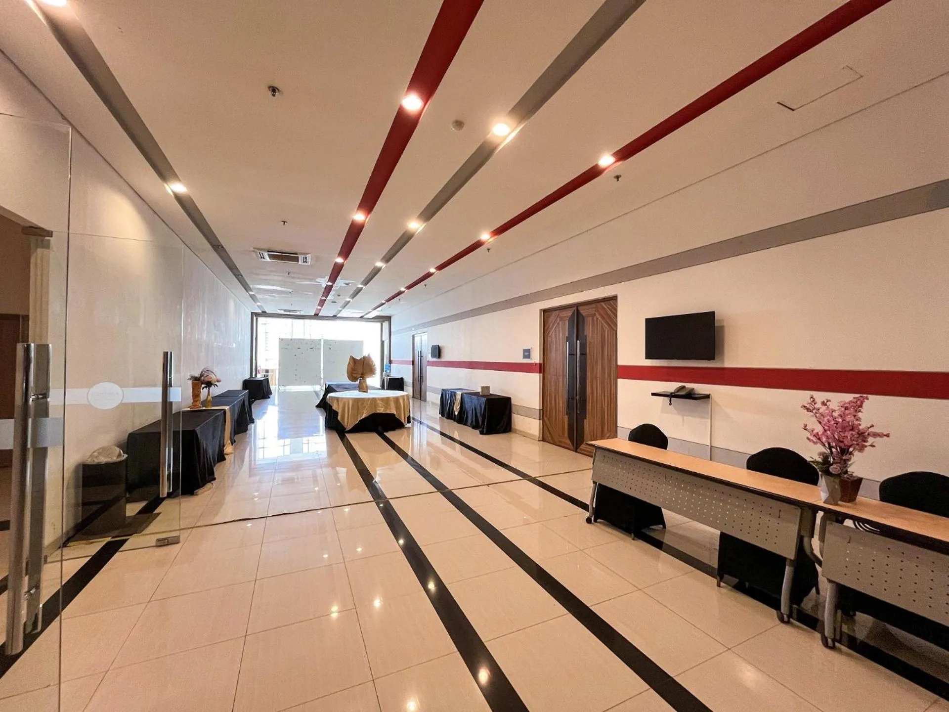 Area and facilities in Luminor Hotel Metro Indah Bandung - Free Breakfast - Free Exclusive Gym - Free Aesthetic Afternoon Tea or Coffee