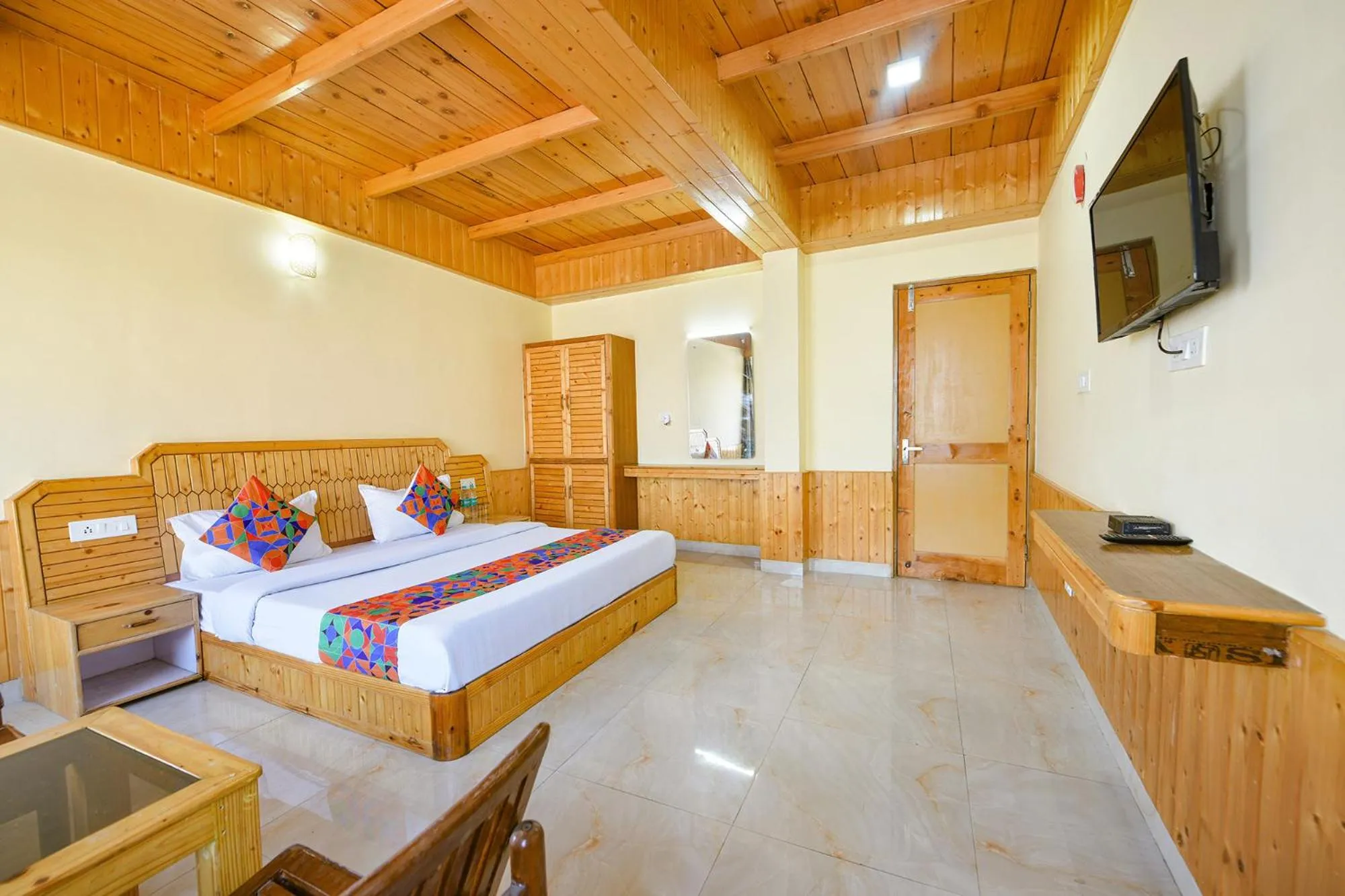 Bed in FabHotel Anant Meadows