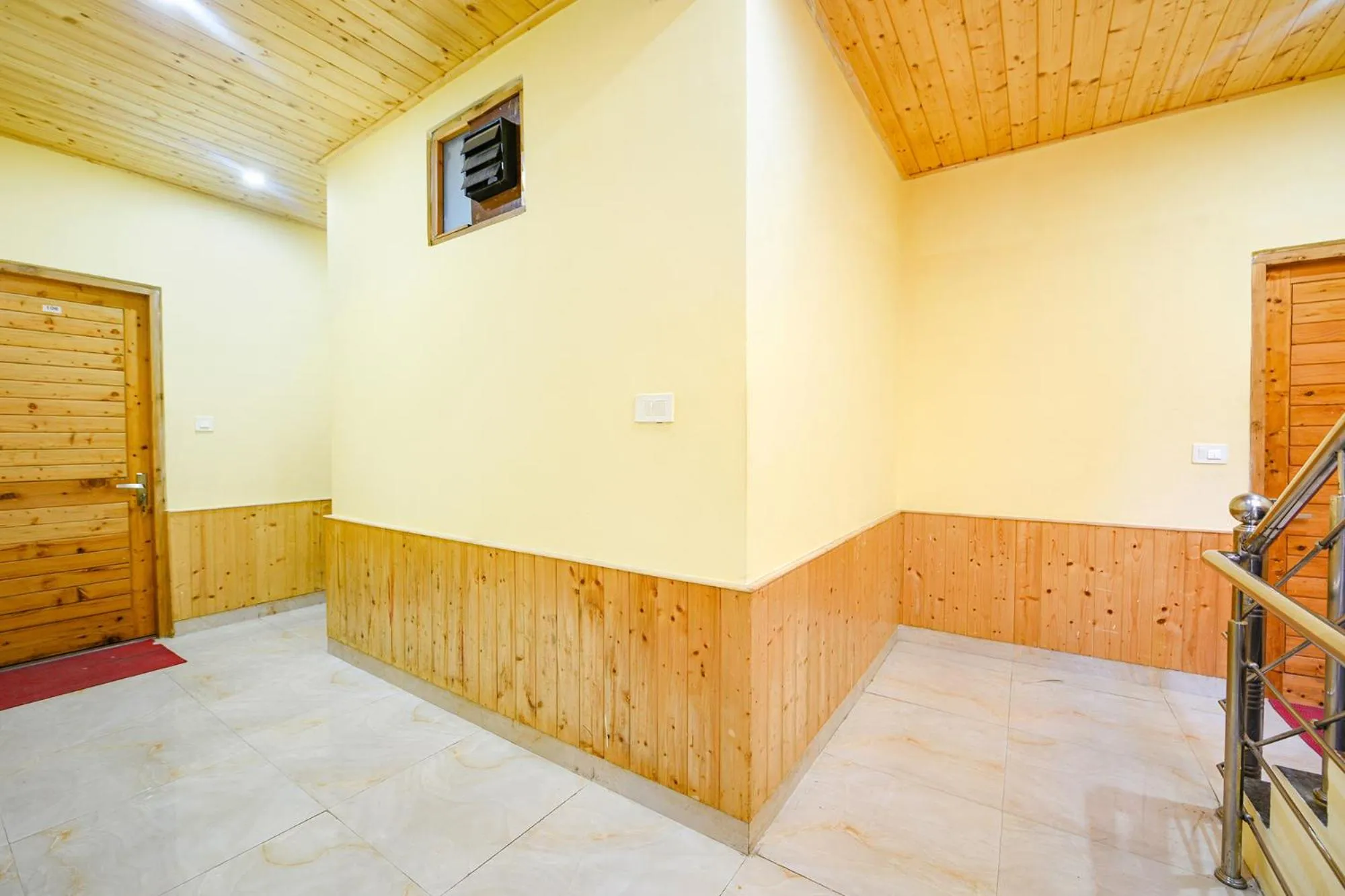 Lobby or reception in FabHotel Anant Meadows