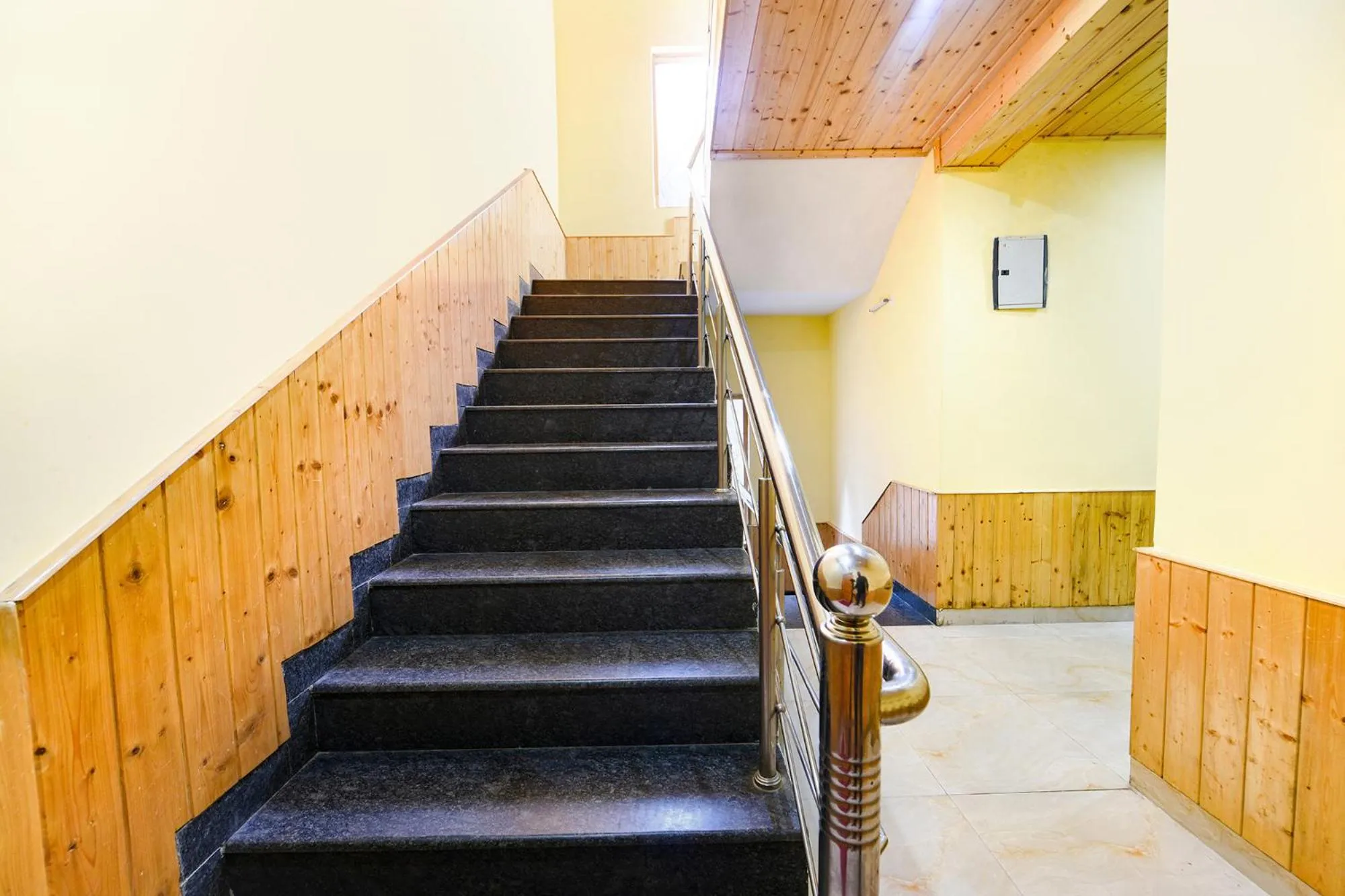 Lobby or reception in FabHotel Anant Meadows