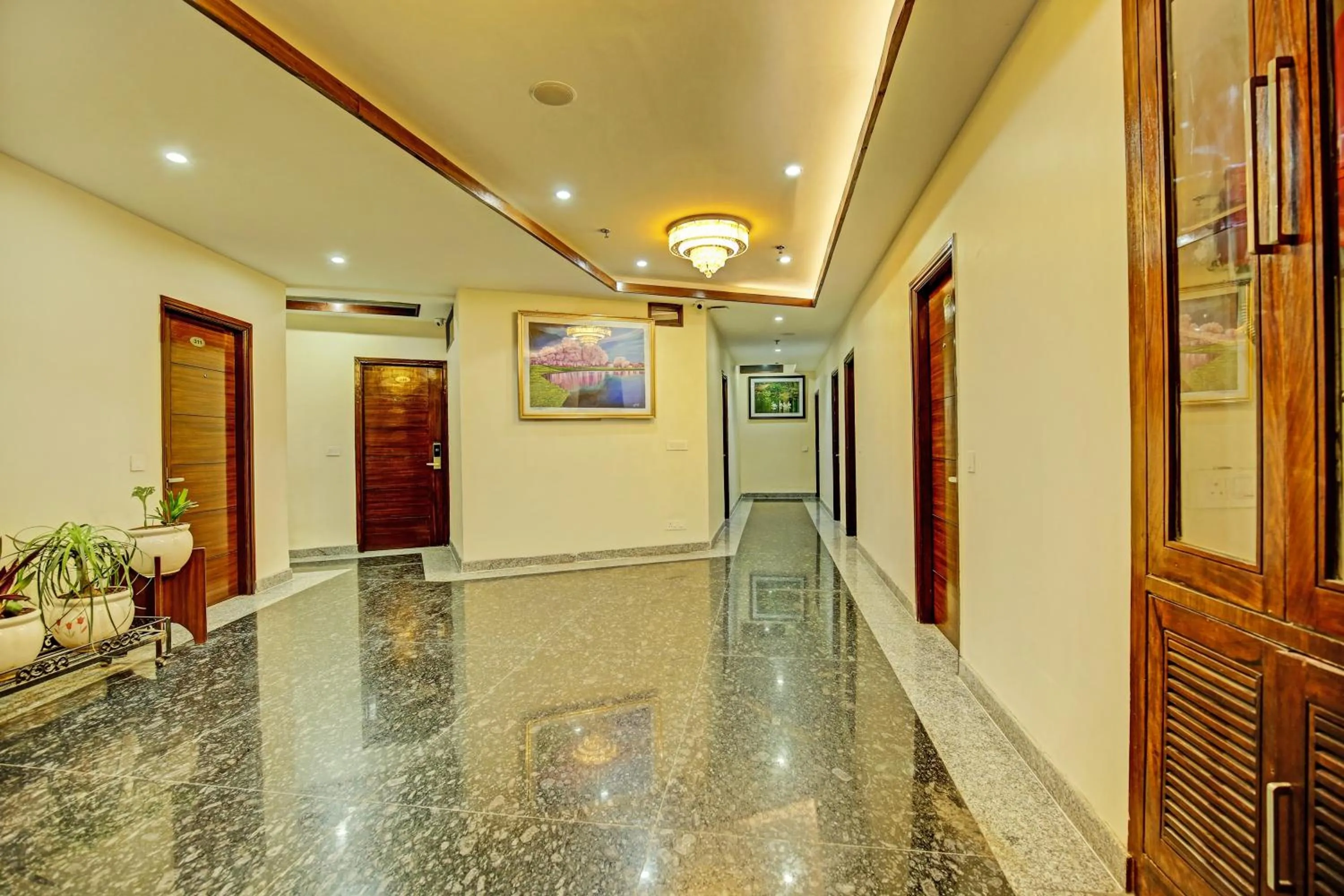 Lobby or reception in Super Townhouse Eastern View Formerly Vihaan Residency