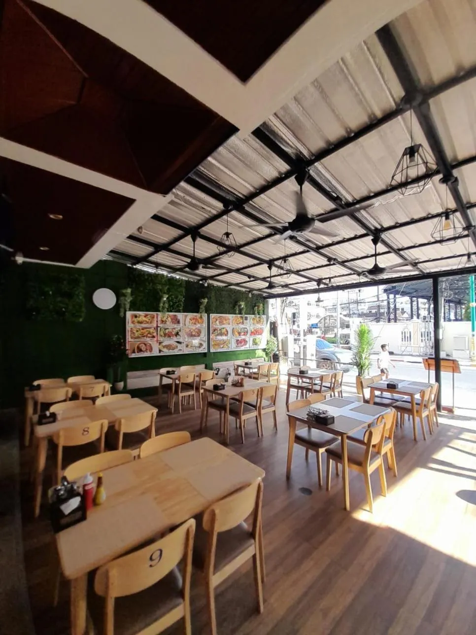 Restaurant/places to eat in Blue Planet Hotel