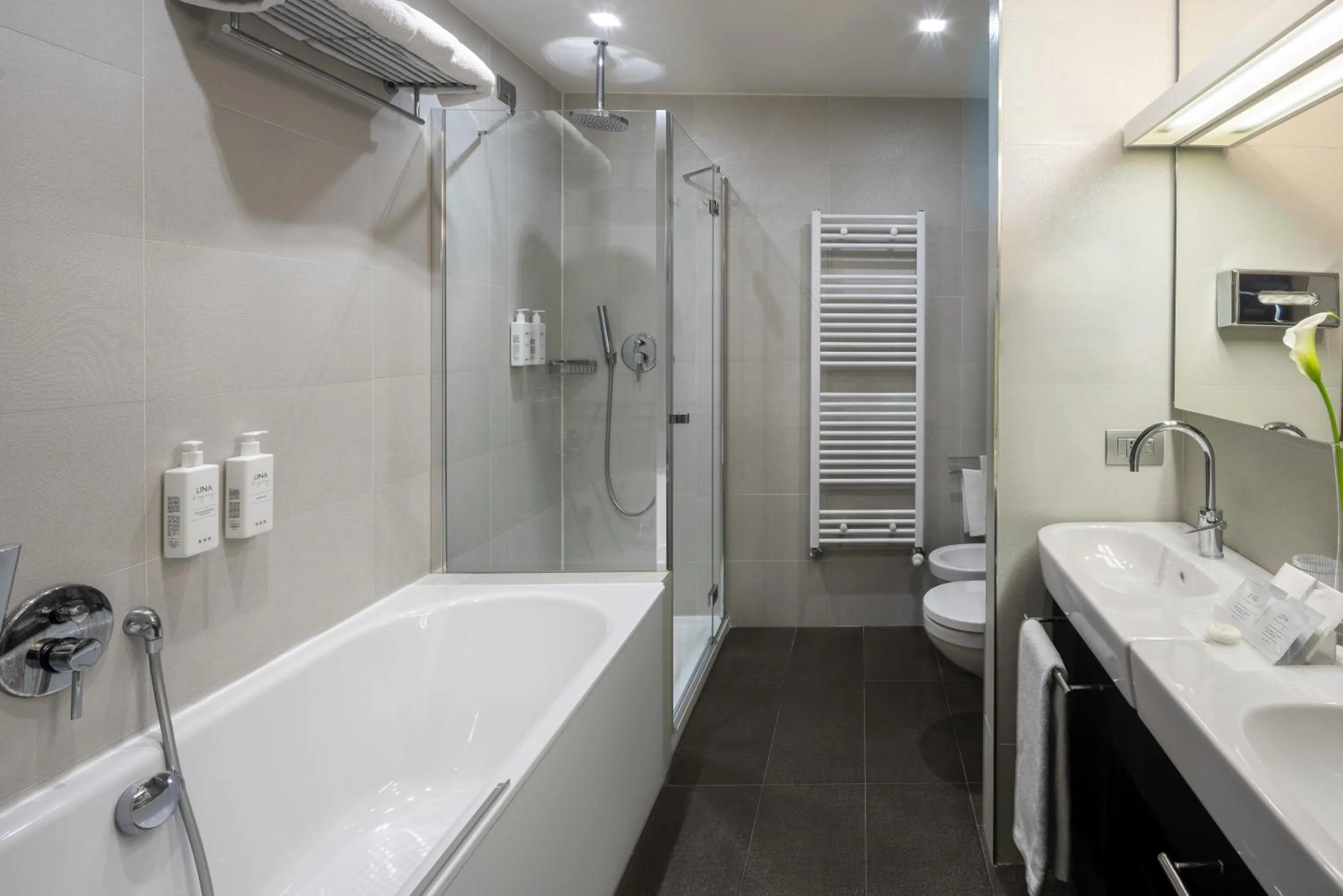 Bathroom in UNA Hotels San Vitale Bologna