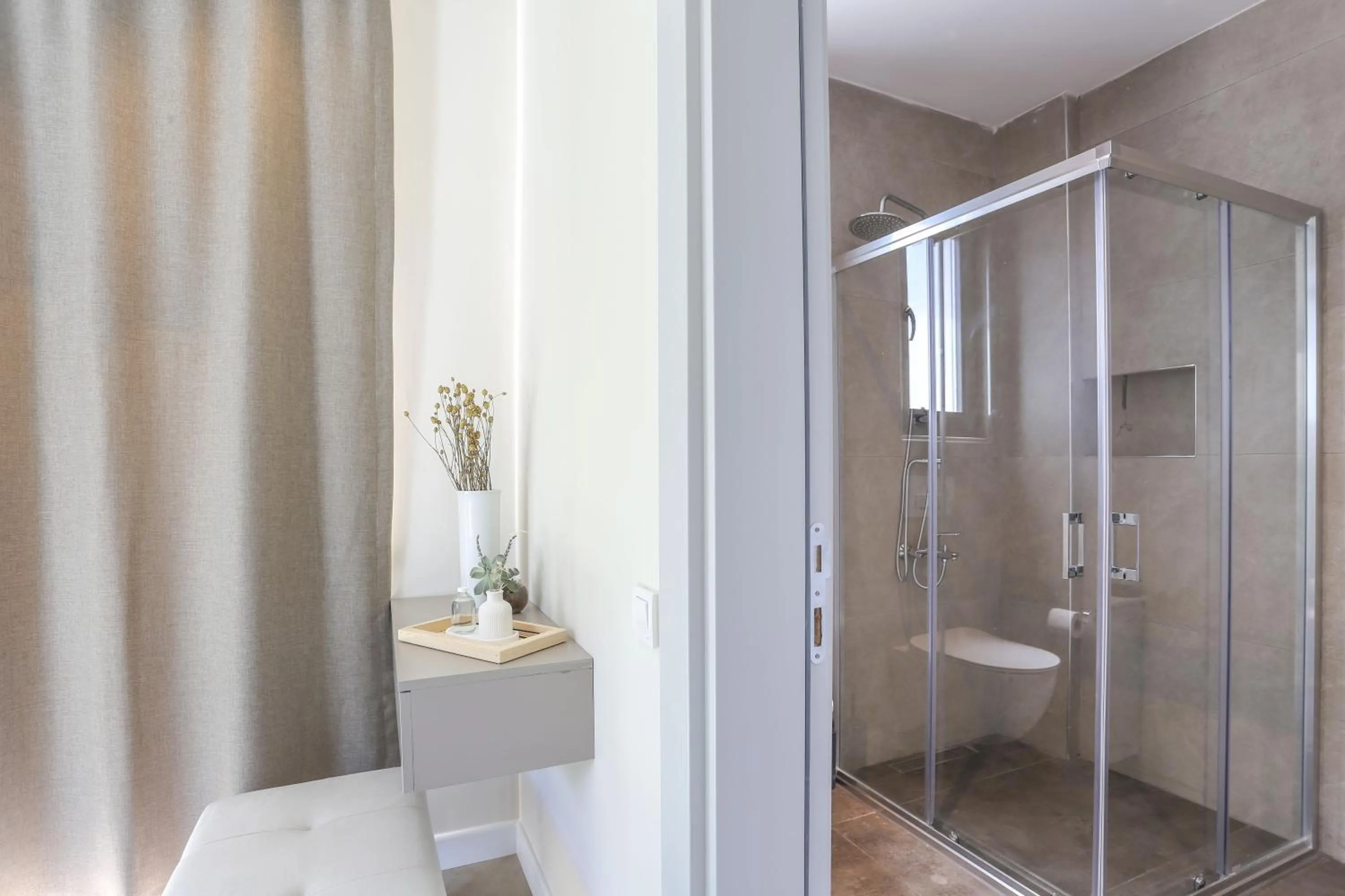 Shower in Kaktus Suites