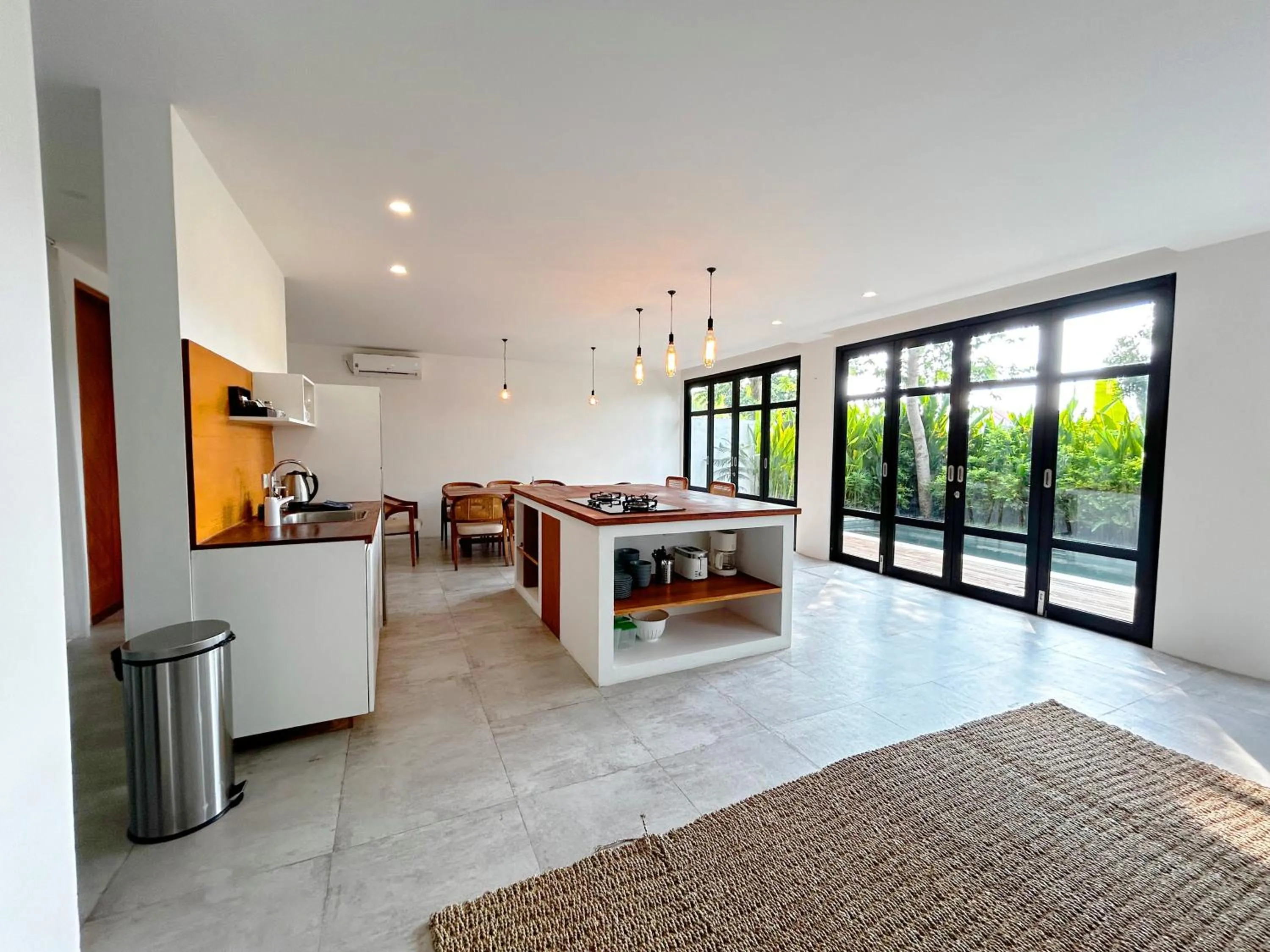 Kitchen or kitchenette in Umalas Living Villa