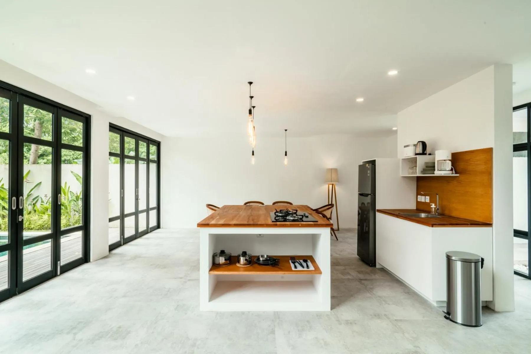 Kitchen or kitchenette in Umalas Living Villa