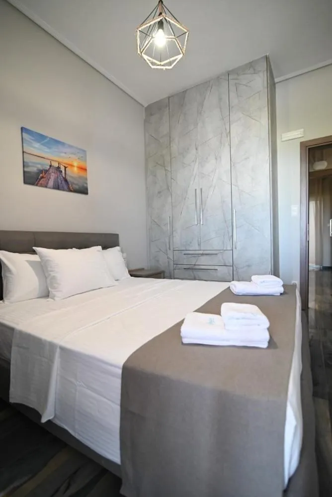 Bed in SKYLINE Fine Living