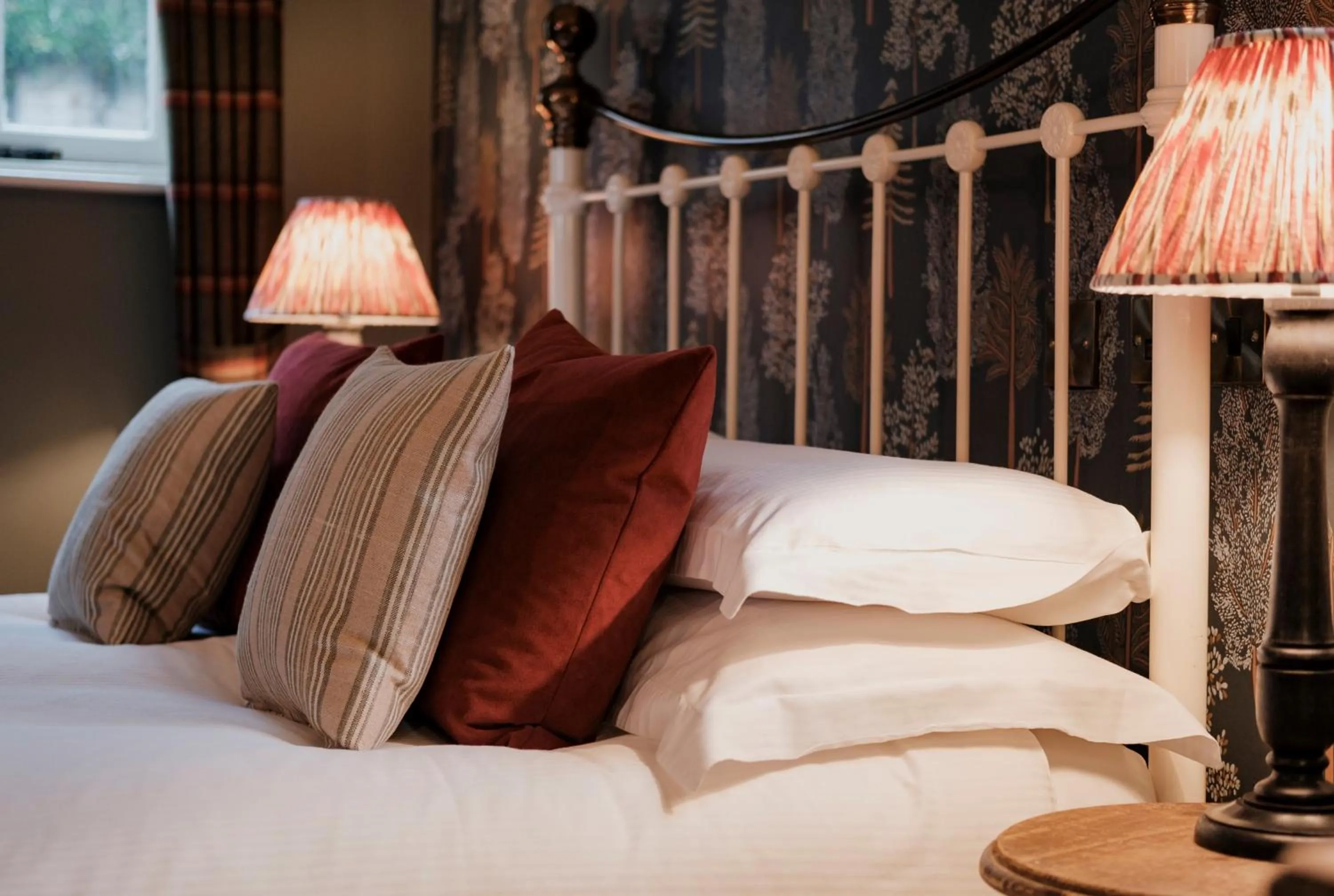 Bed in Fisherman's Haunt Hotel