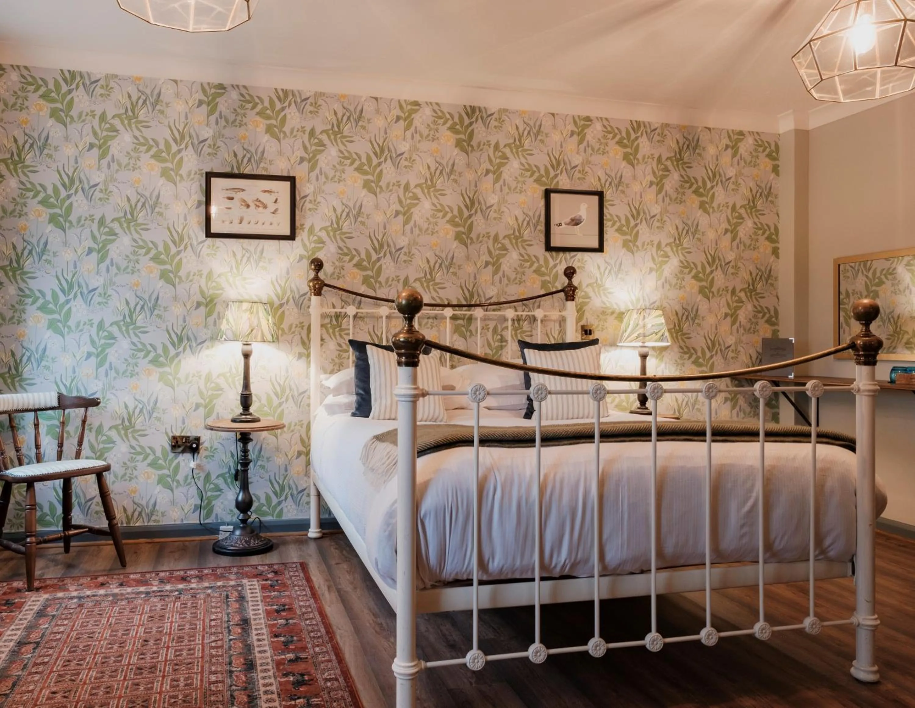 Bed in Fisherman's Haunt Hotel