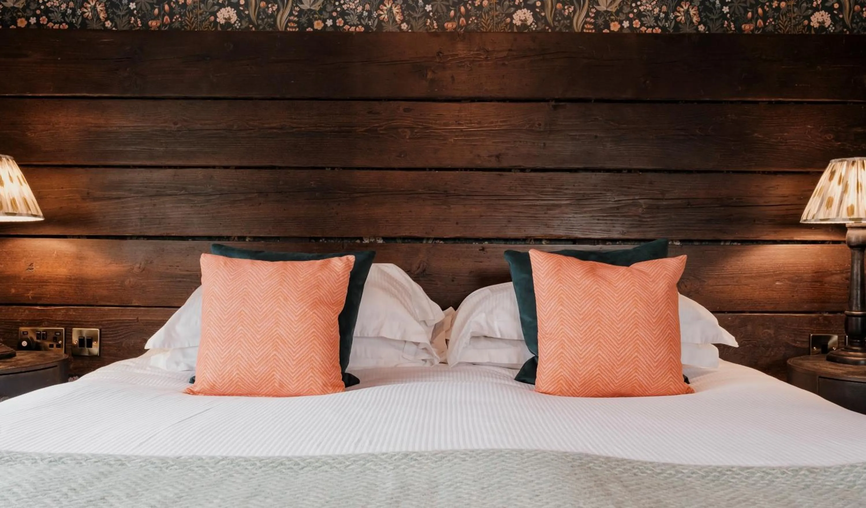 Bed in Fisherman's Haunt Hotel