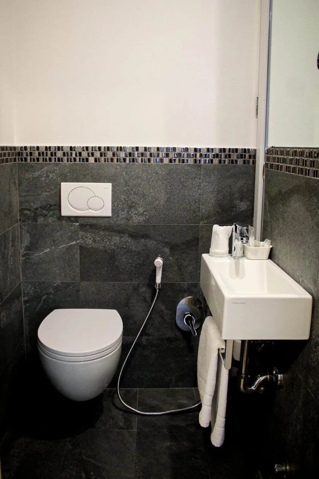 Bathroom in Pensione Sorriso