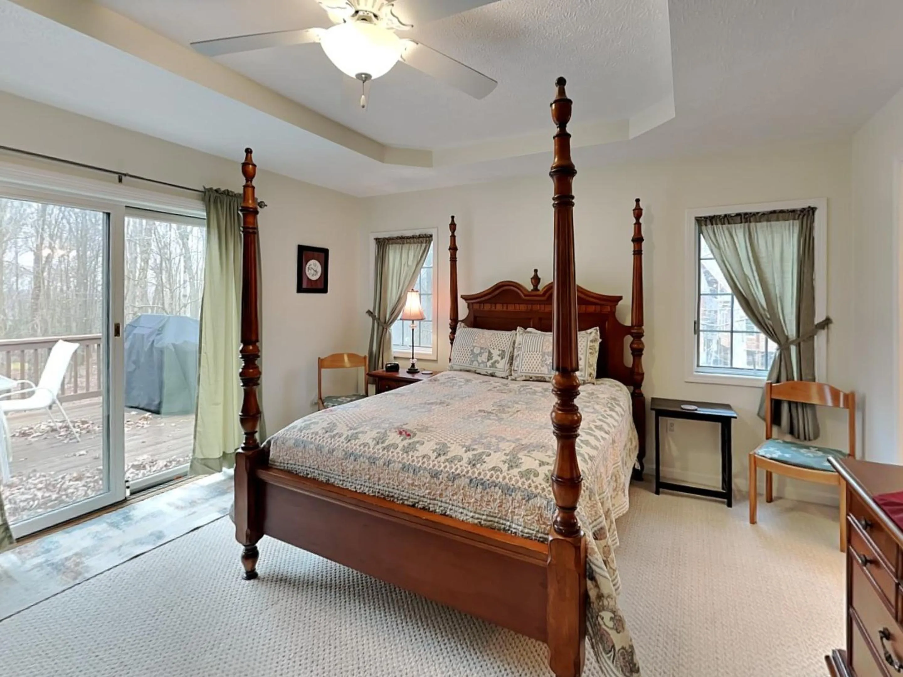 Bed in Butterfly Retreat