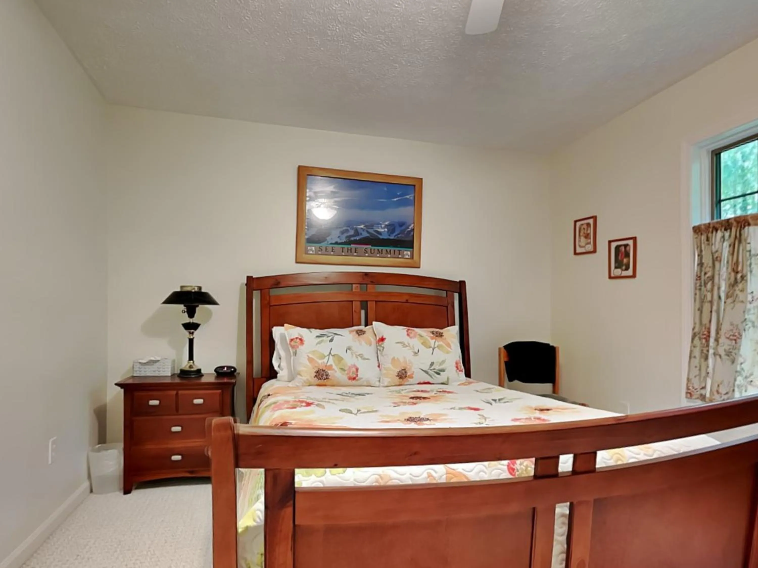 Property building, Bed in Butterfly Retreat