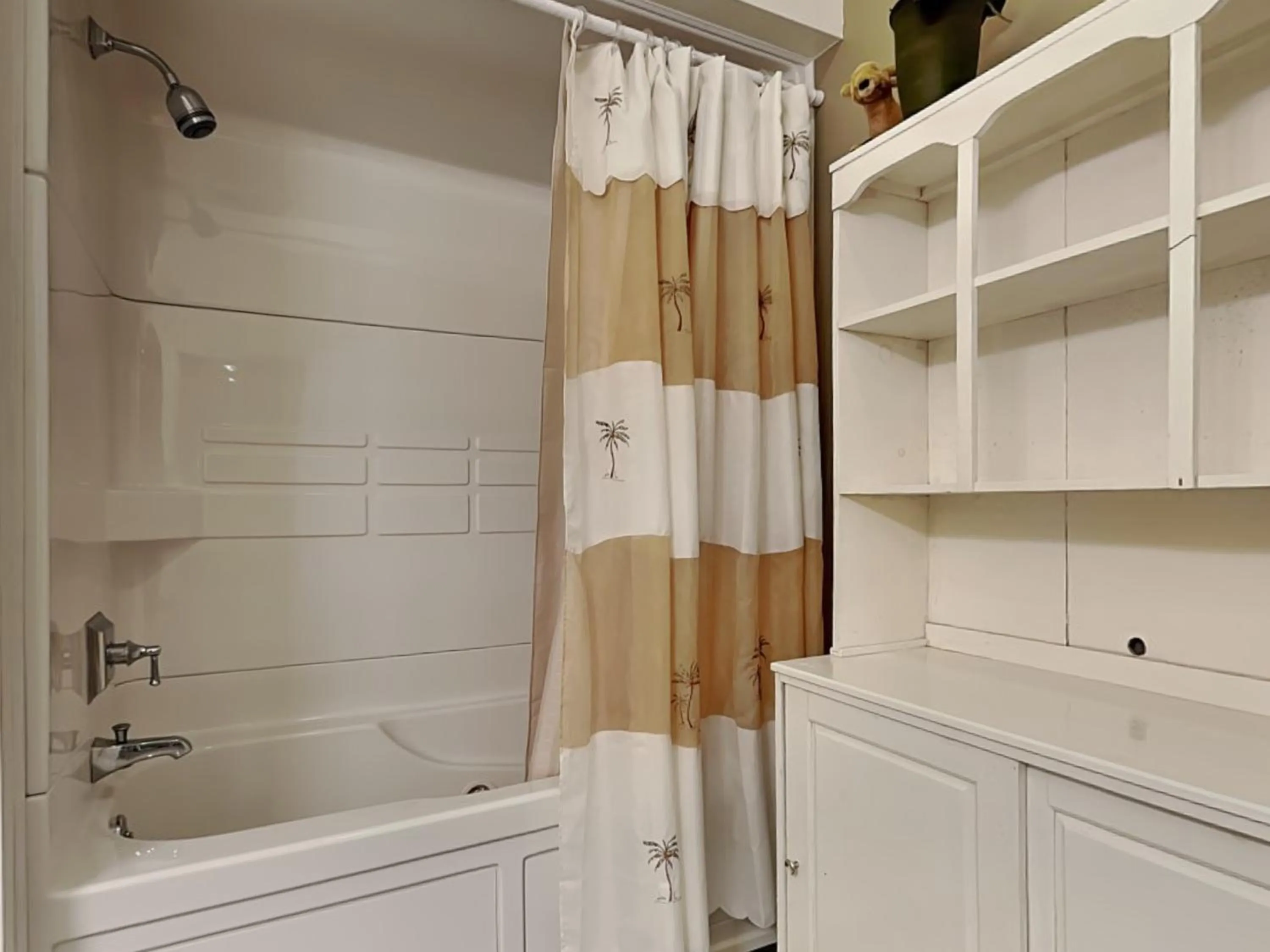 Property building in Butterfly Retreat