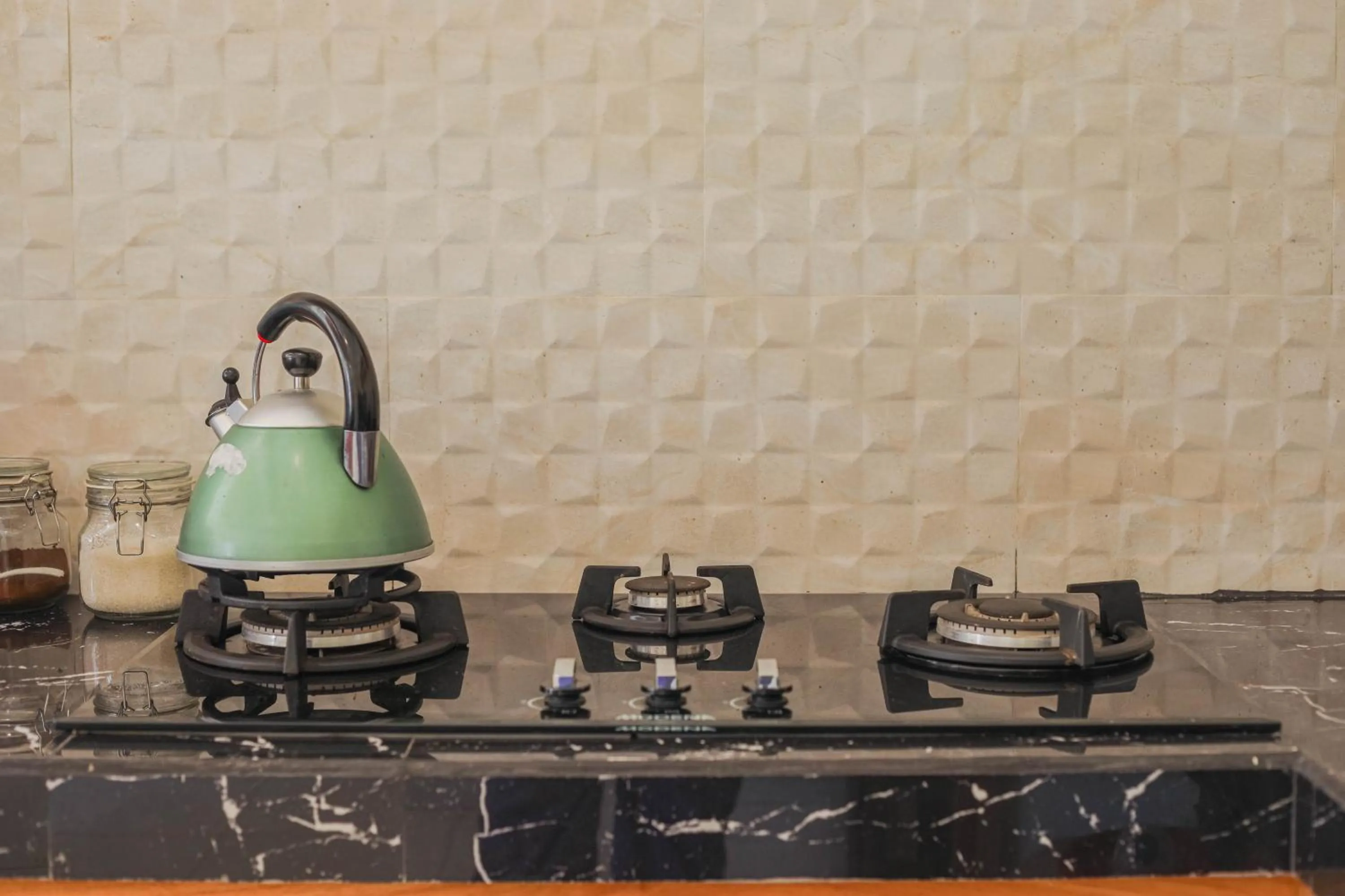 Kitchen or kitchenette in Sandz House