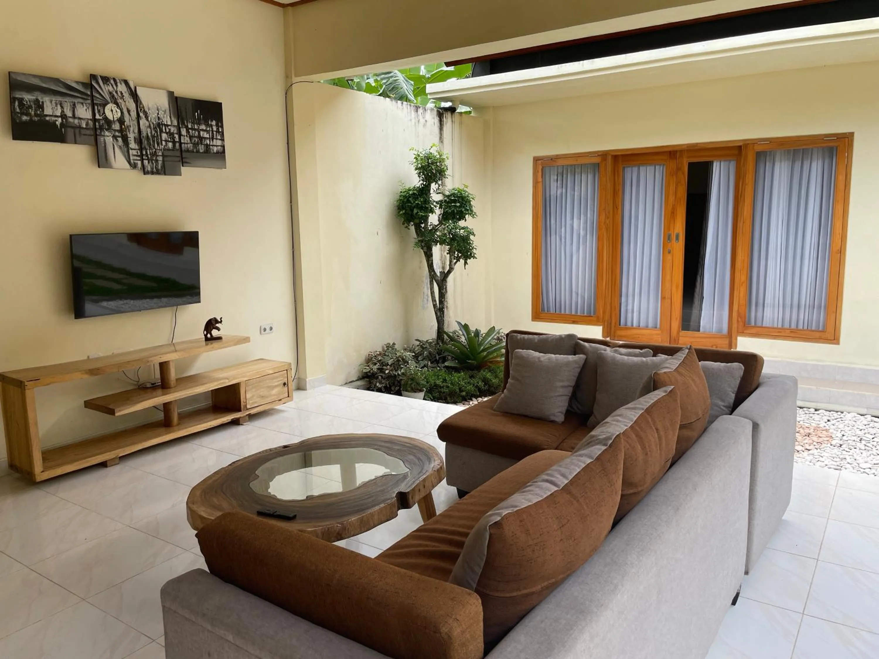 Property building in Sandz House