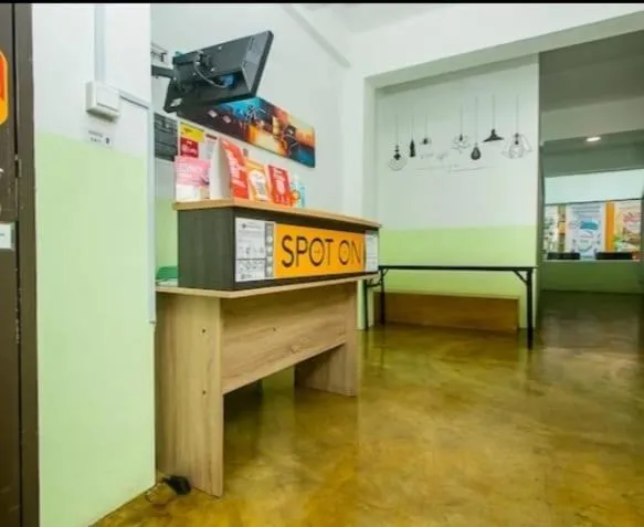 Lobby or reception in SPOT ON 90808 night Stayin2