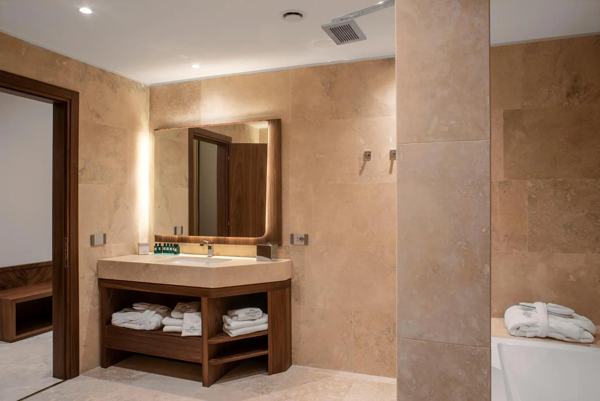 Shower in Hotel Via Veneto