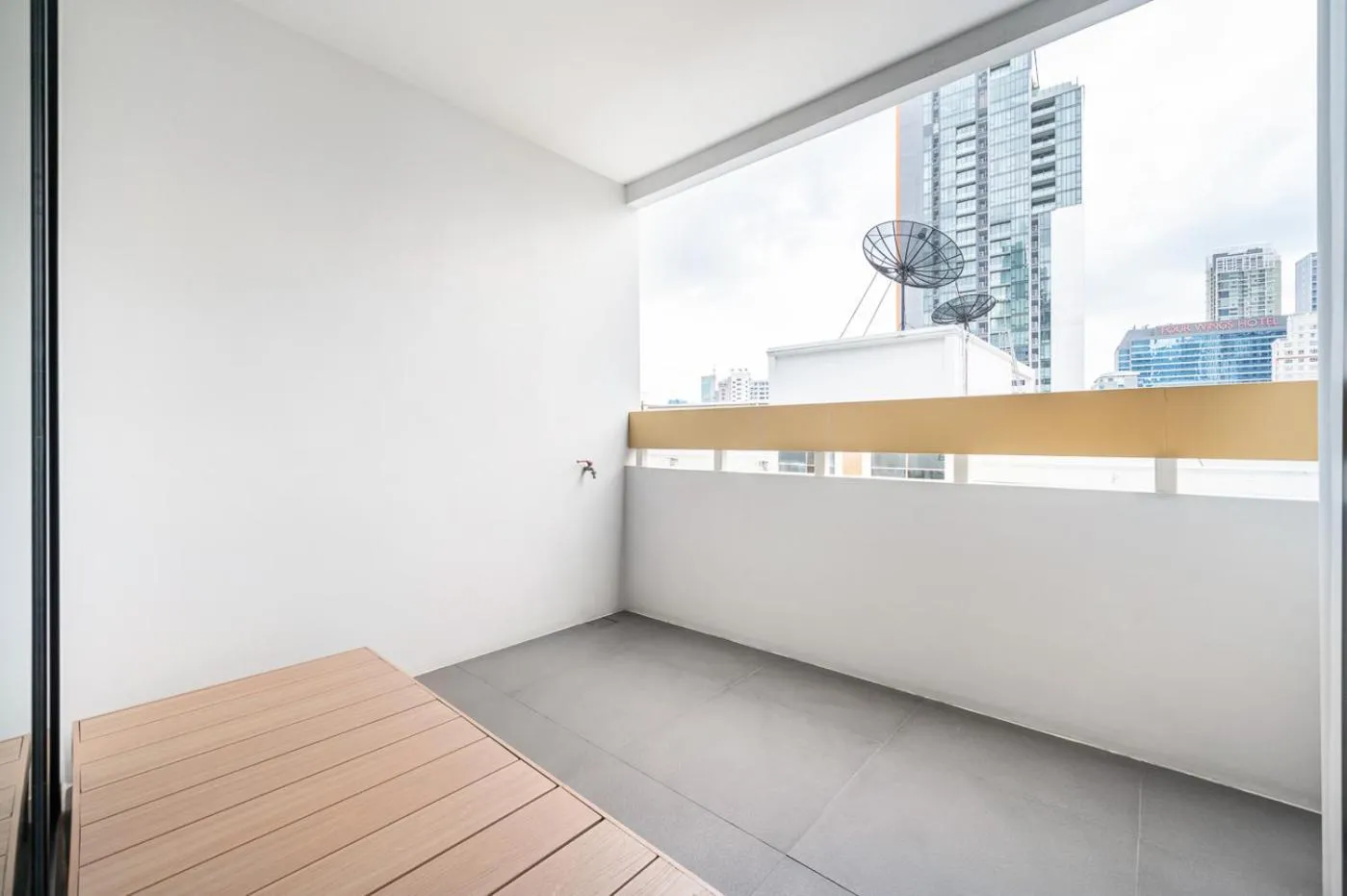 Balcony/Terrace in LiveZen Bangkok Sukhumvit