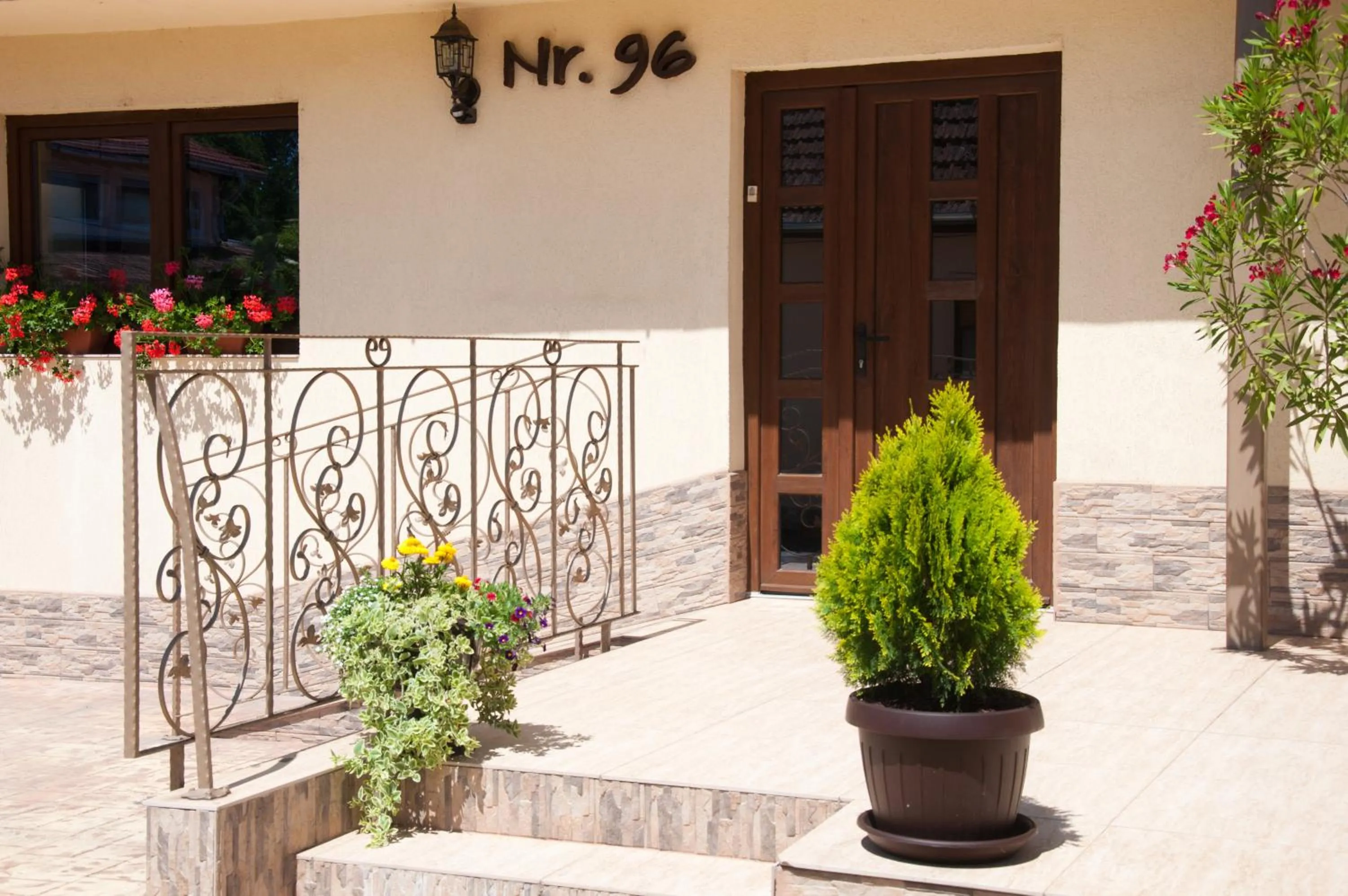 Facade/entrance in Vila Alma