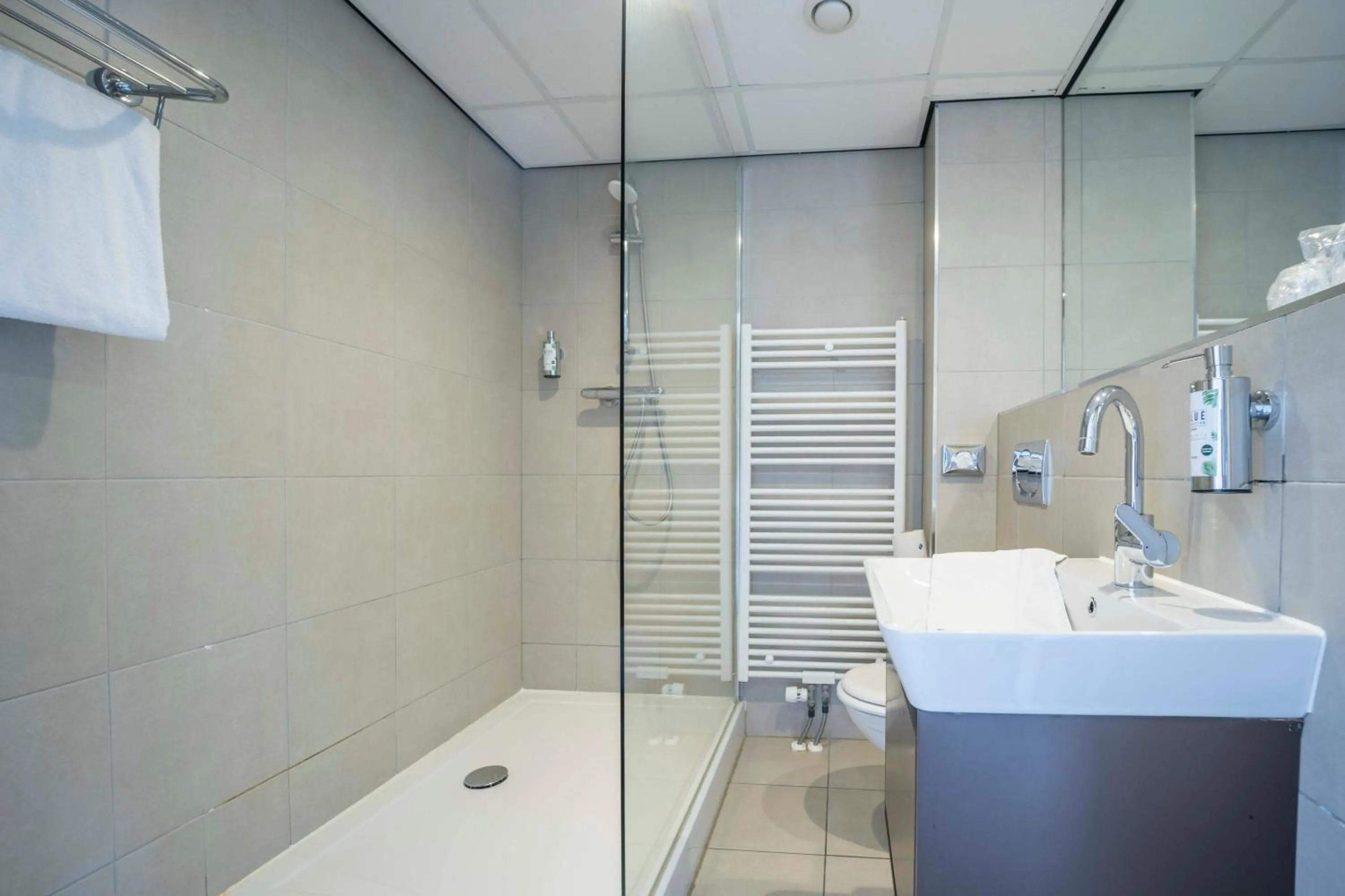 Bathroom in Fletcher Zuiderduin Beachhotel