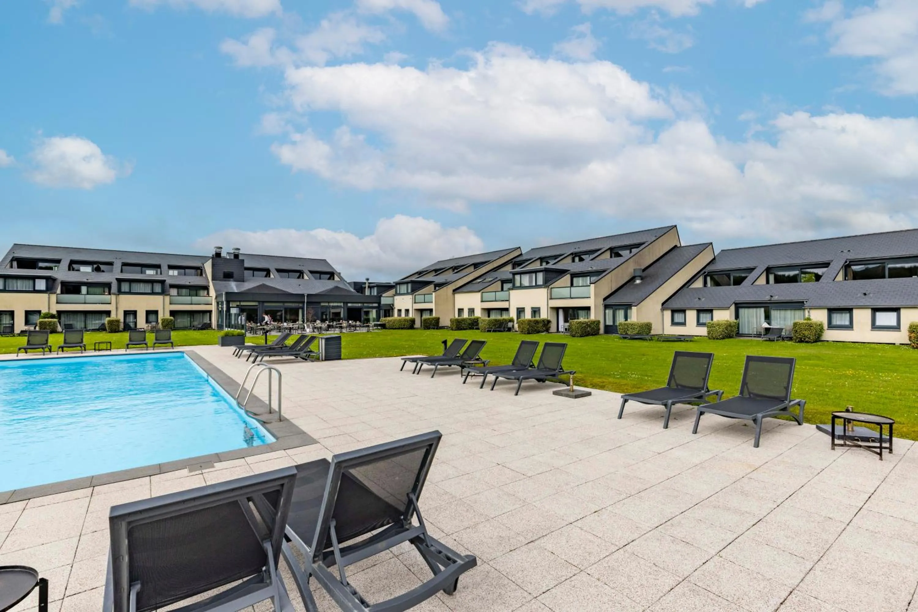 Swimming pool in Fletcher Zuiderduin Beachhotel