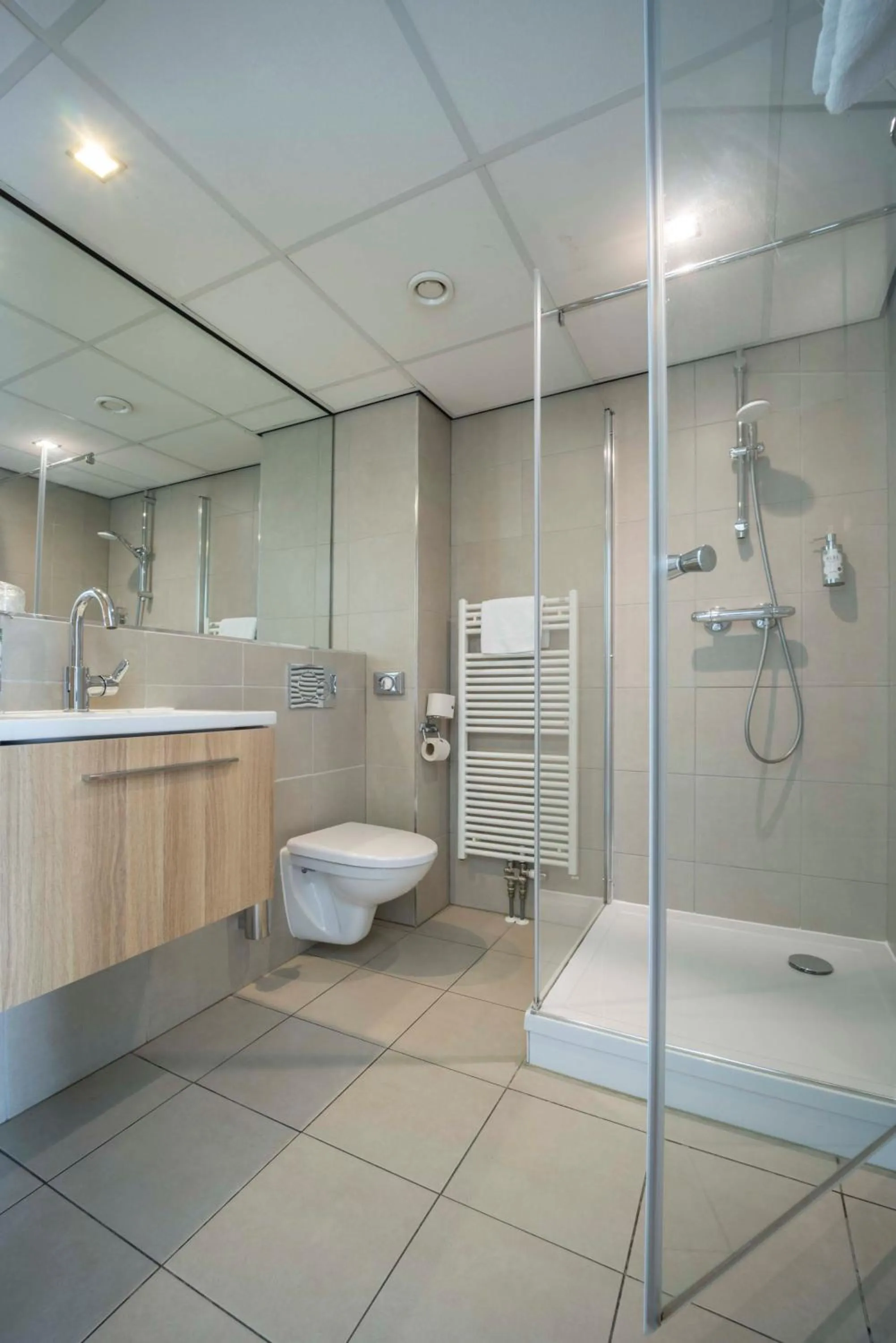 Bathroom in Fletcher Zuiderduin Beachhotel