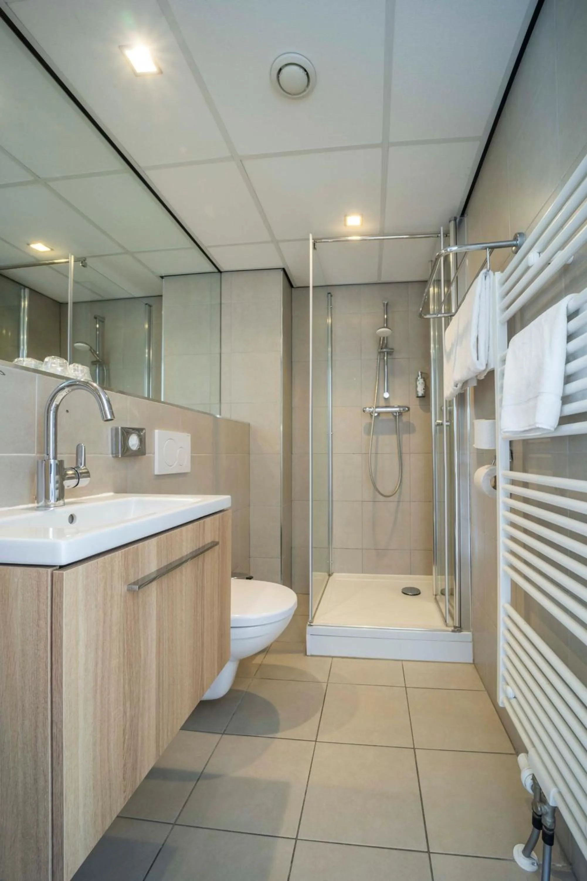 Shower in Fletcher Zuiderduin Beachhotel