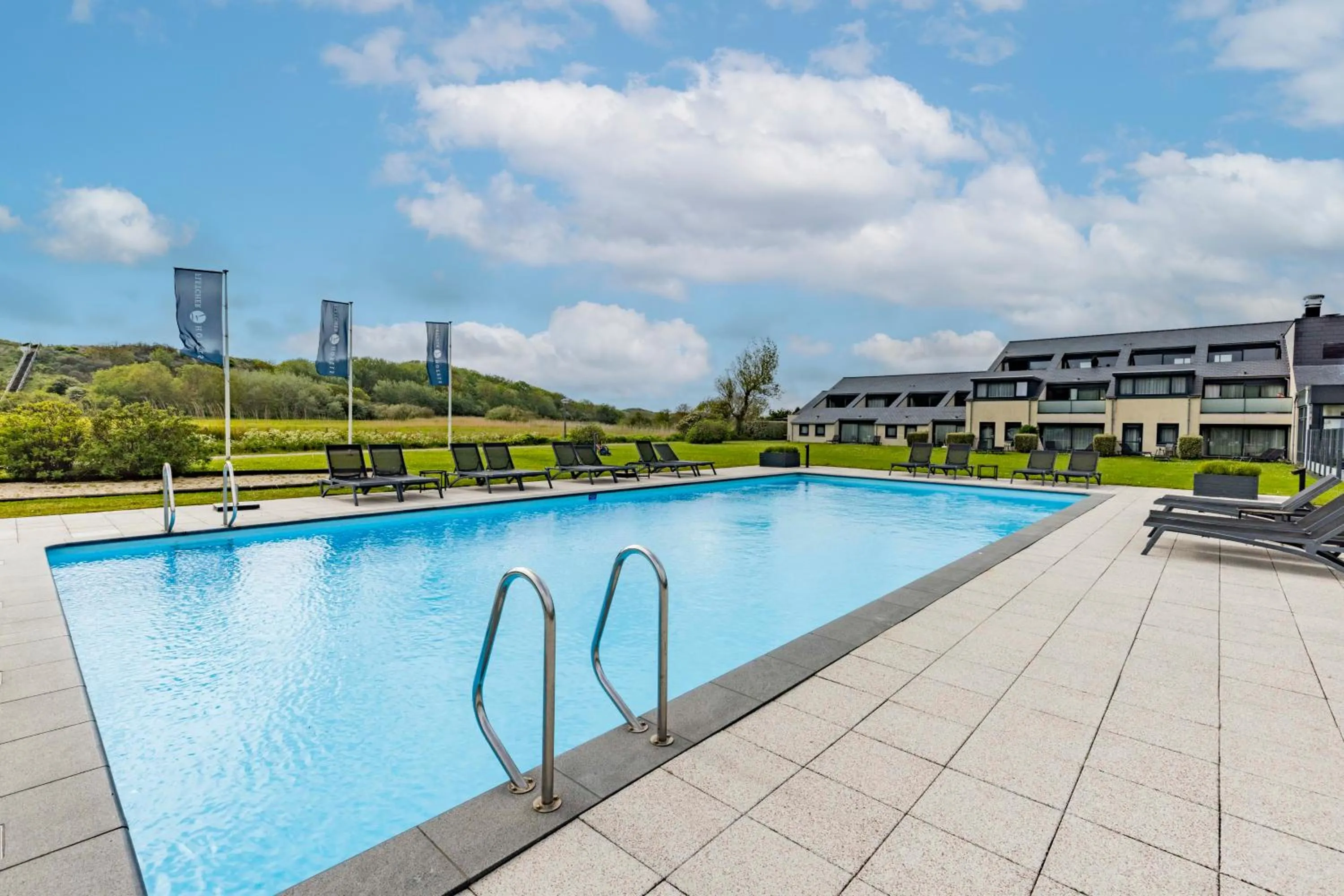 Swimming pool in Fletcher Zuiderduin Beachhotel