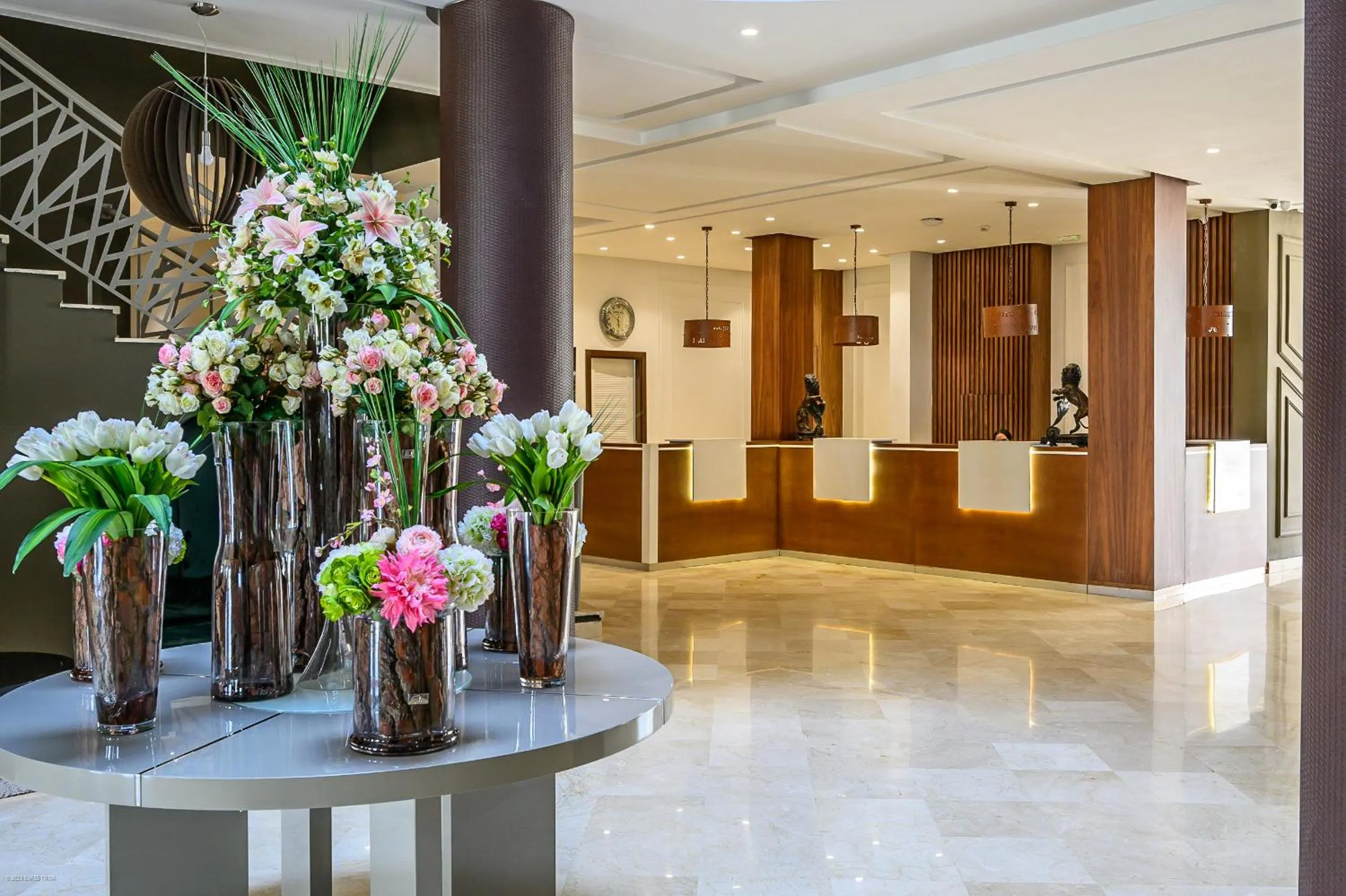 Lobby or reception in PLAYA DEL PACHA Suites Hotel