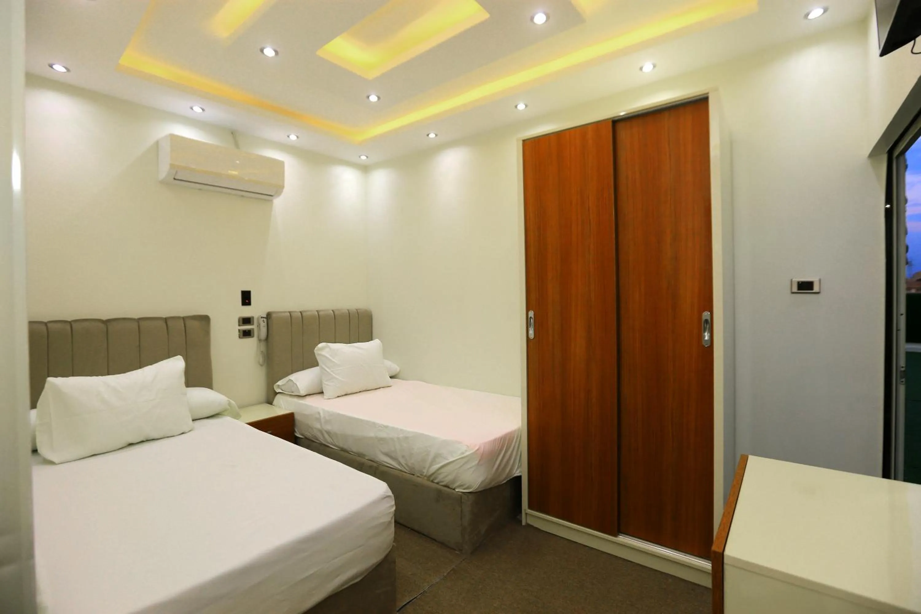 fabulous View pyramids inn