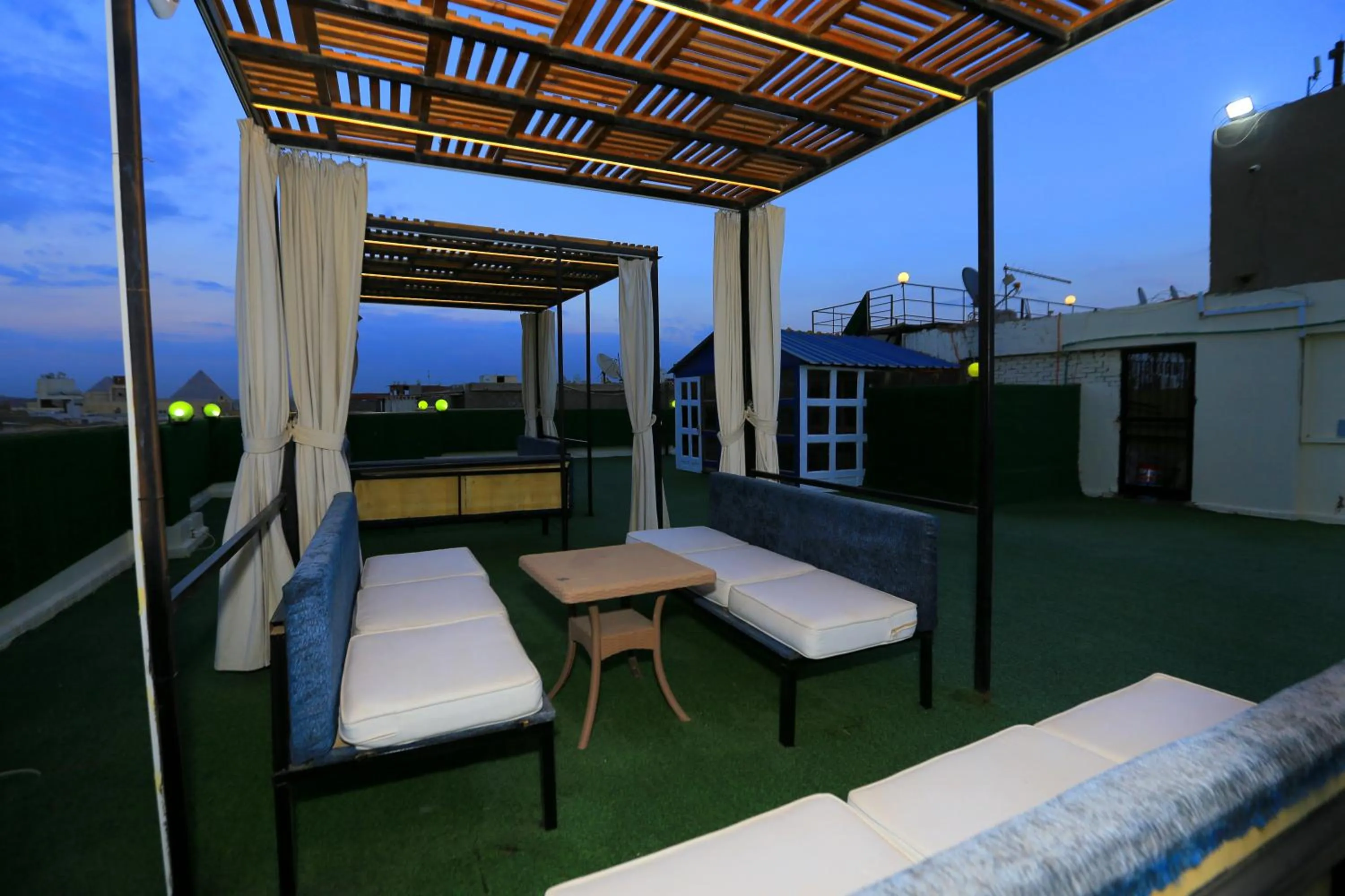 fabulous View pyramids inn