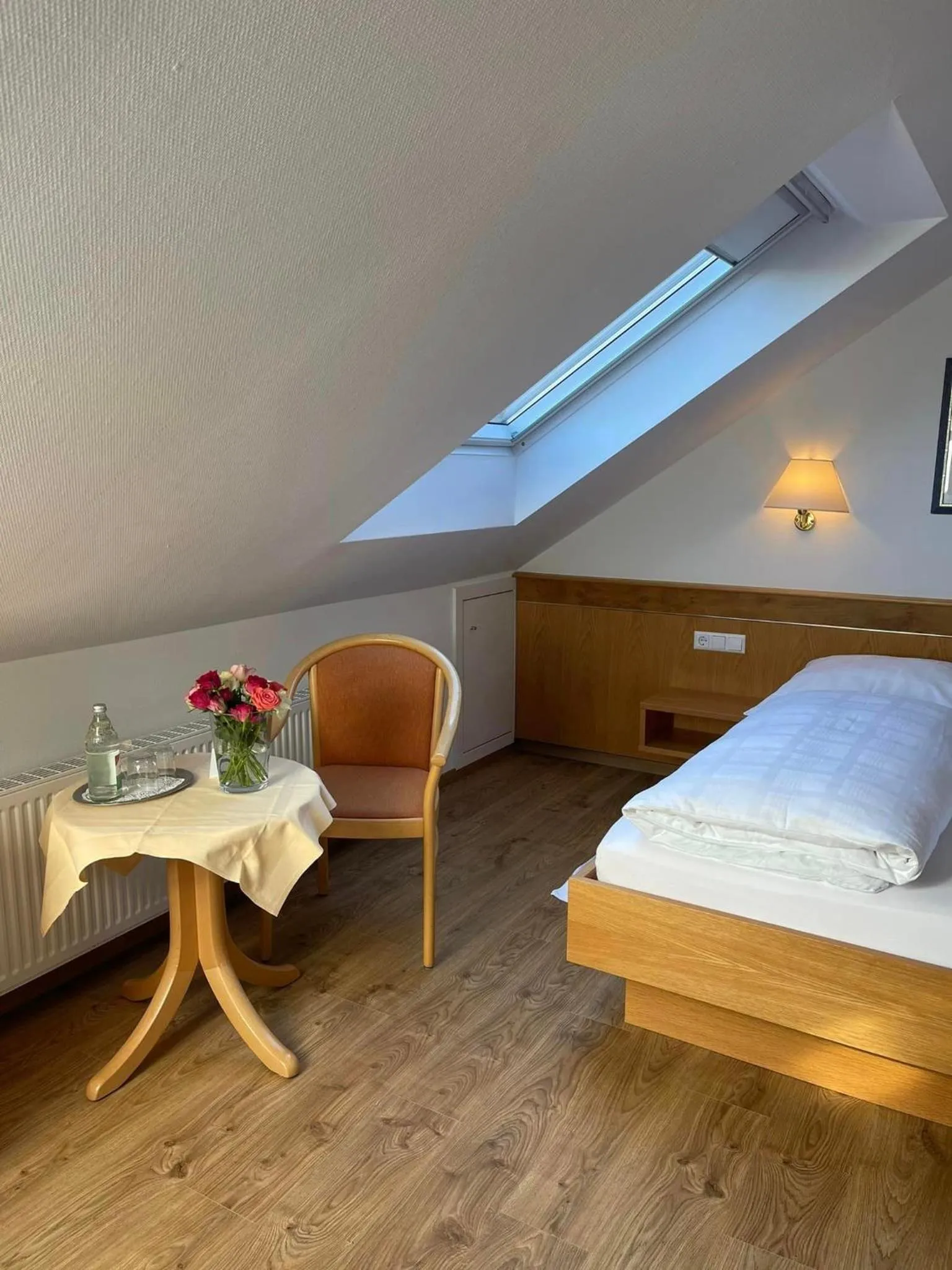 Living room, Bed in Hotel Württemberger Hof Garni