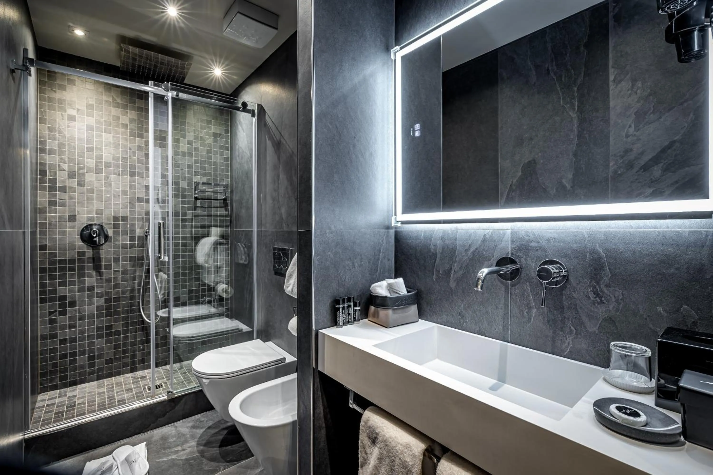 Bathroom in Palazzo Alfieri - Place of Charme