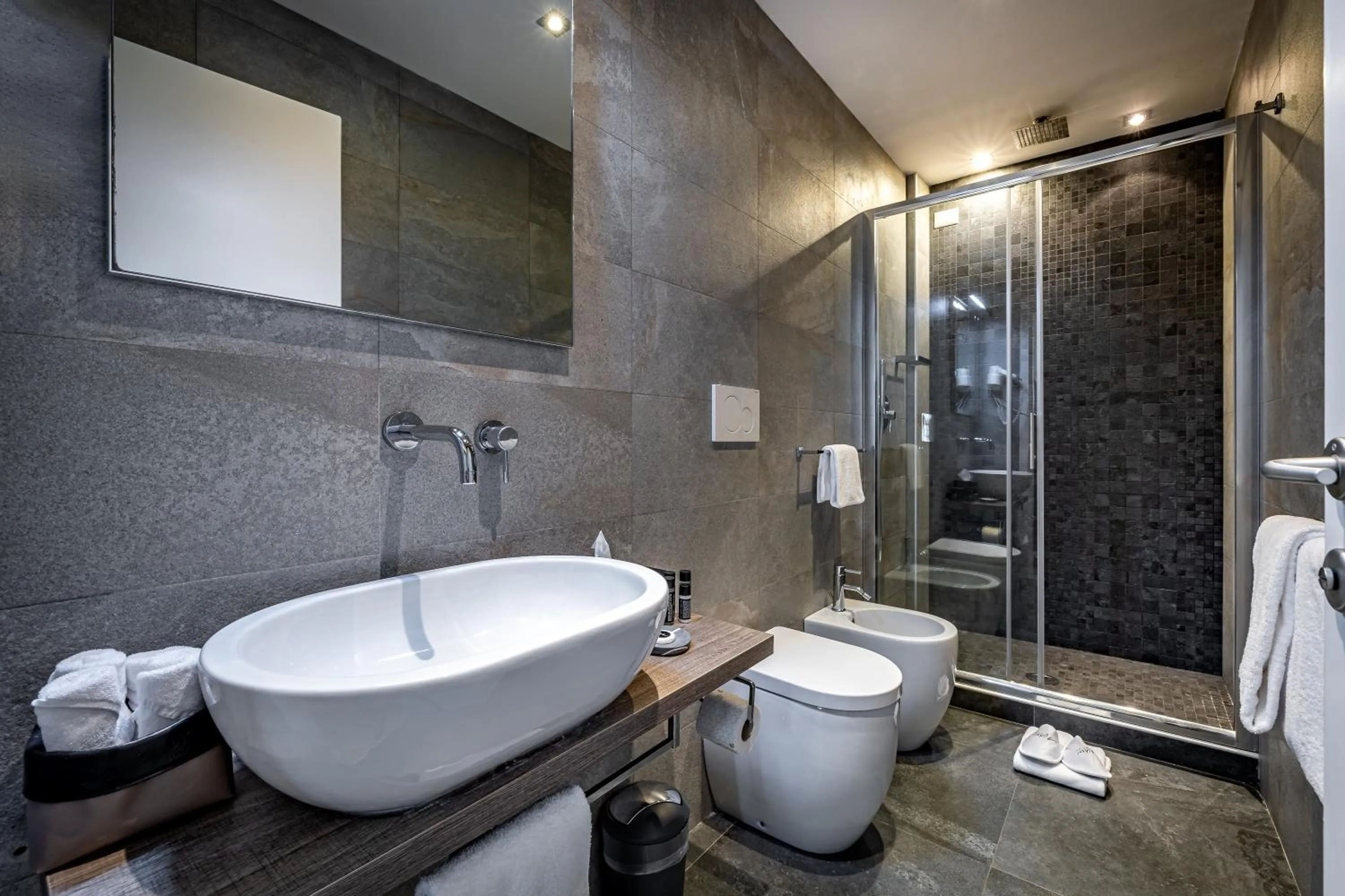 Bathroom in Palazzo Alfieri - Place of Charme